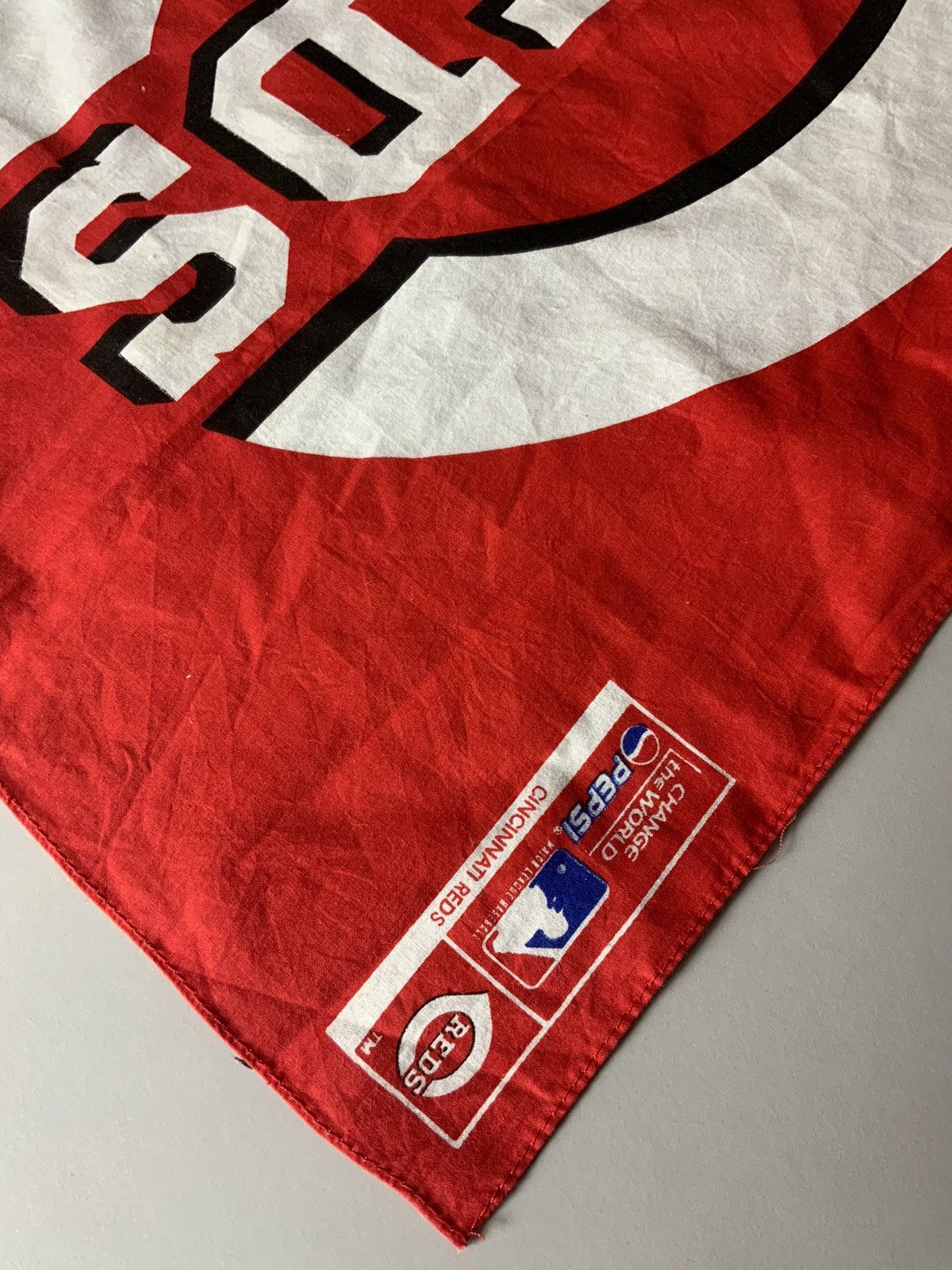 MLB Vintage Cincinnati Reds Pepsi 2002 REDS Bandana Handkerchief Size ONE SIZE - 5 Thumbnail