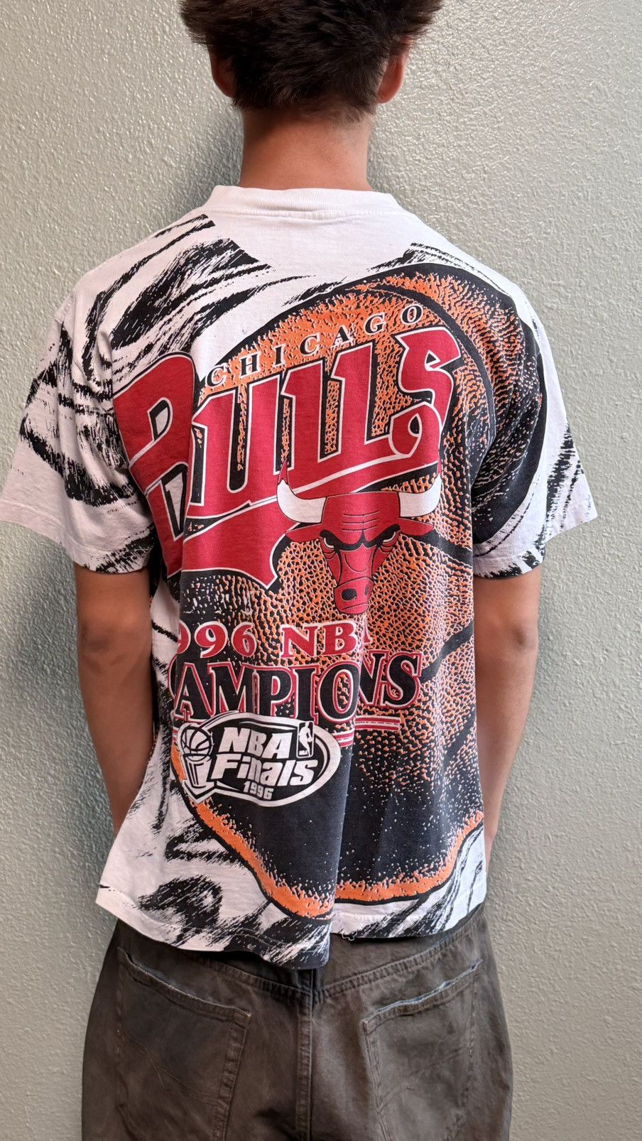 Vintage Vintage chicago bulls all over print tee Size US L / EU 52-54 / 3 - 2 Thumbnail