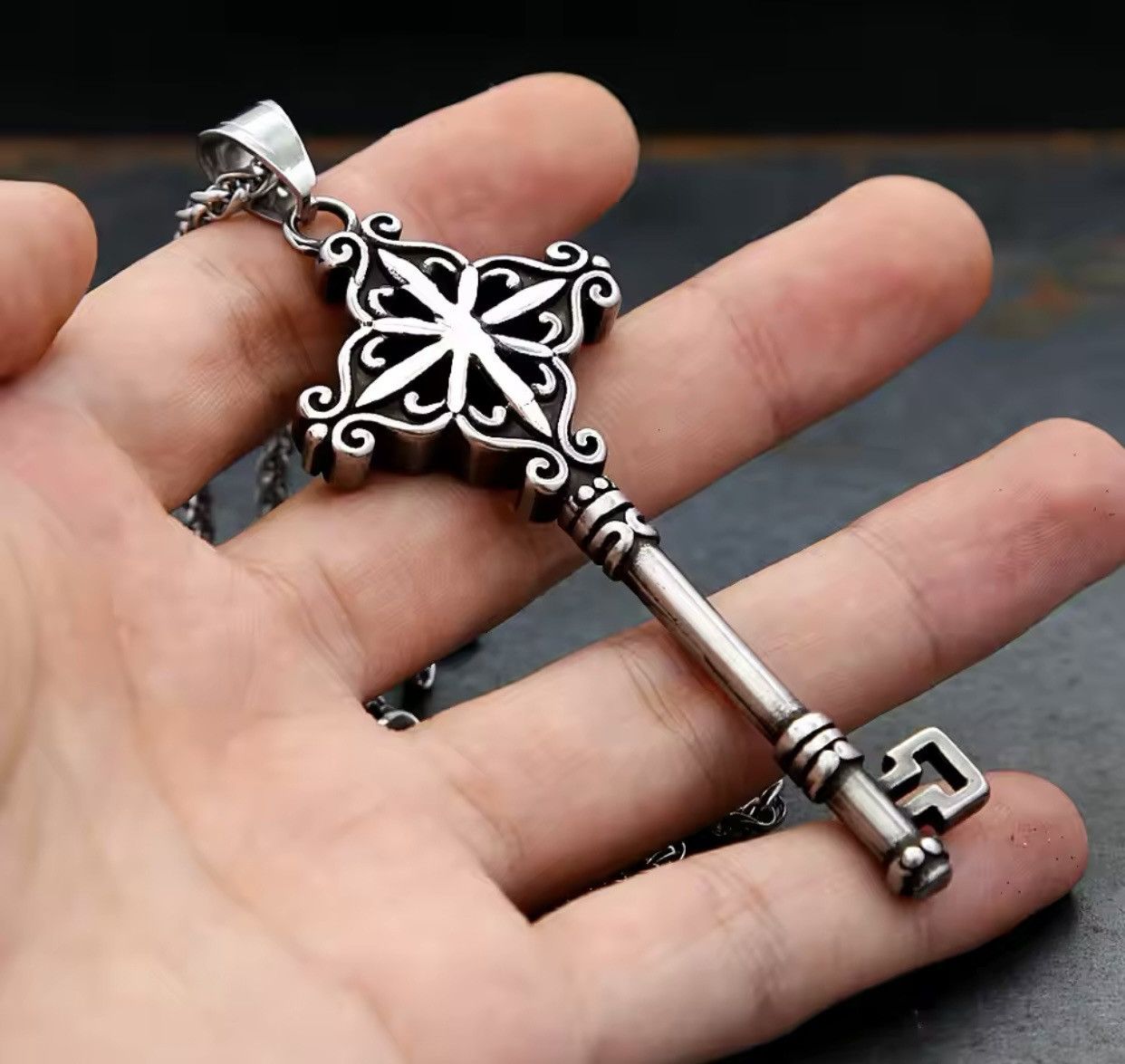 Jewelry Large Size Vintage Key Necklace Size ONE SIZE - 5 Thumbnail