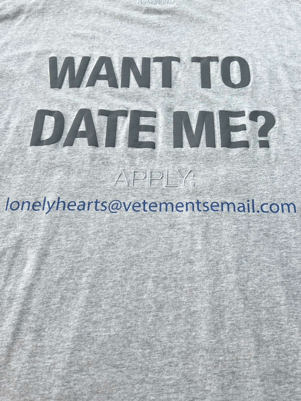 Vetements ❤️‍🔥 2018 I LIKE LONG WALKS - LONELY HEARTS / WANT TO DATE ME? Size US L / EU 52-54 / 3 - 13 Thumbnail