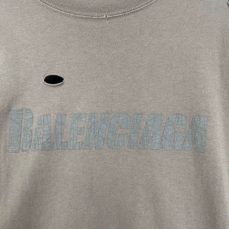 Balenciaga Balenciaga Brown big hole crack logo short sleeve Size US XS / EU 42 / 0 - 3 Thumbnail