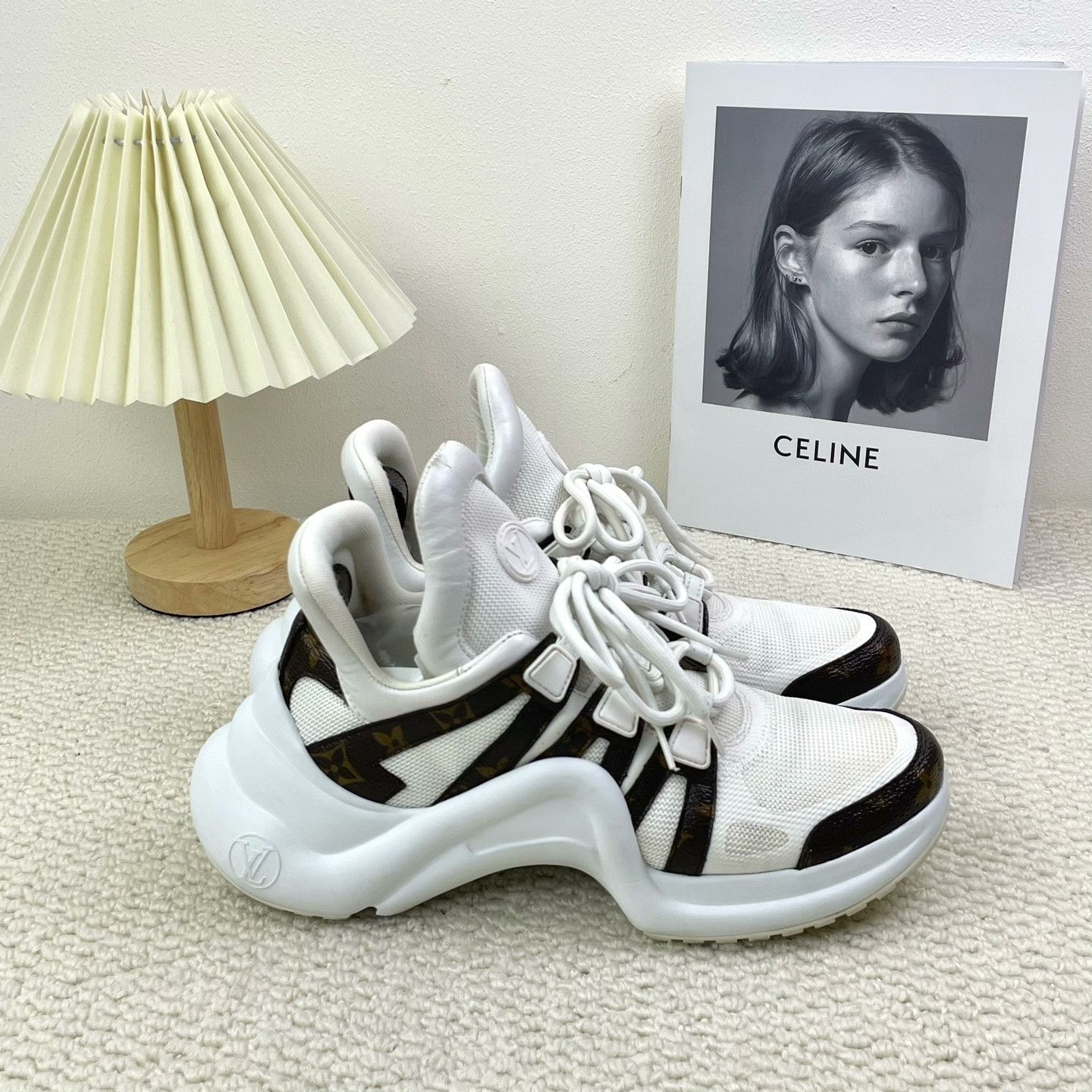 Louis Vuitton Louis Vuitton Casual Lowtop Sneakers us_8 Women Size US 8 / IT 38 - 1 Thumbnail