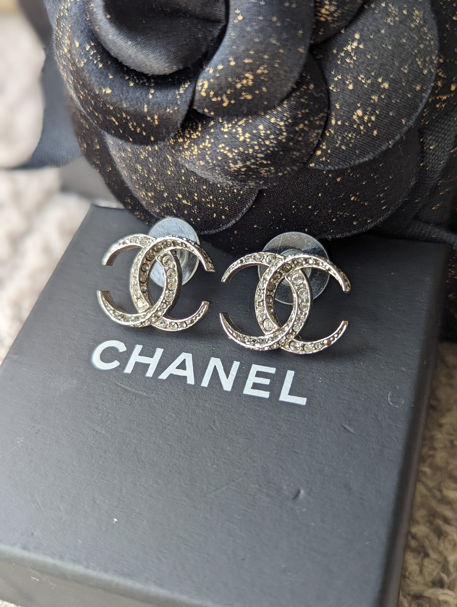 Chanel Chanel CC B15C Logo Dubai Moon Crystal SHW Earrings Box Size ONE SIZE - 4 Thumbnail