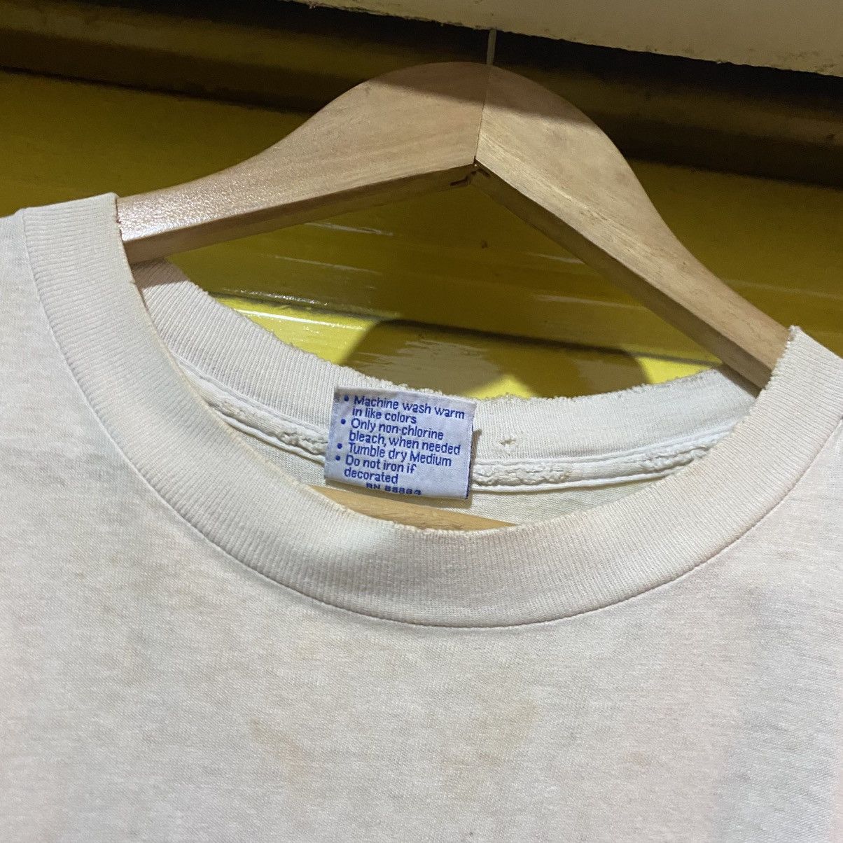 Band Tees × Vintage 90s Thrashed Pearl Jam Tour tee Size US L / EU 52-54 / 3 - 6 Thumbnail