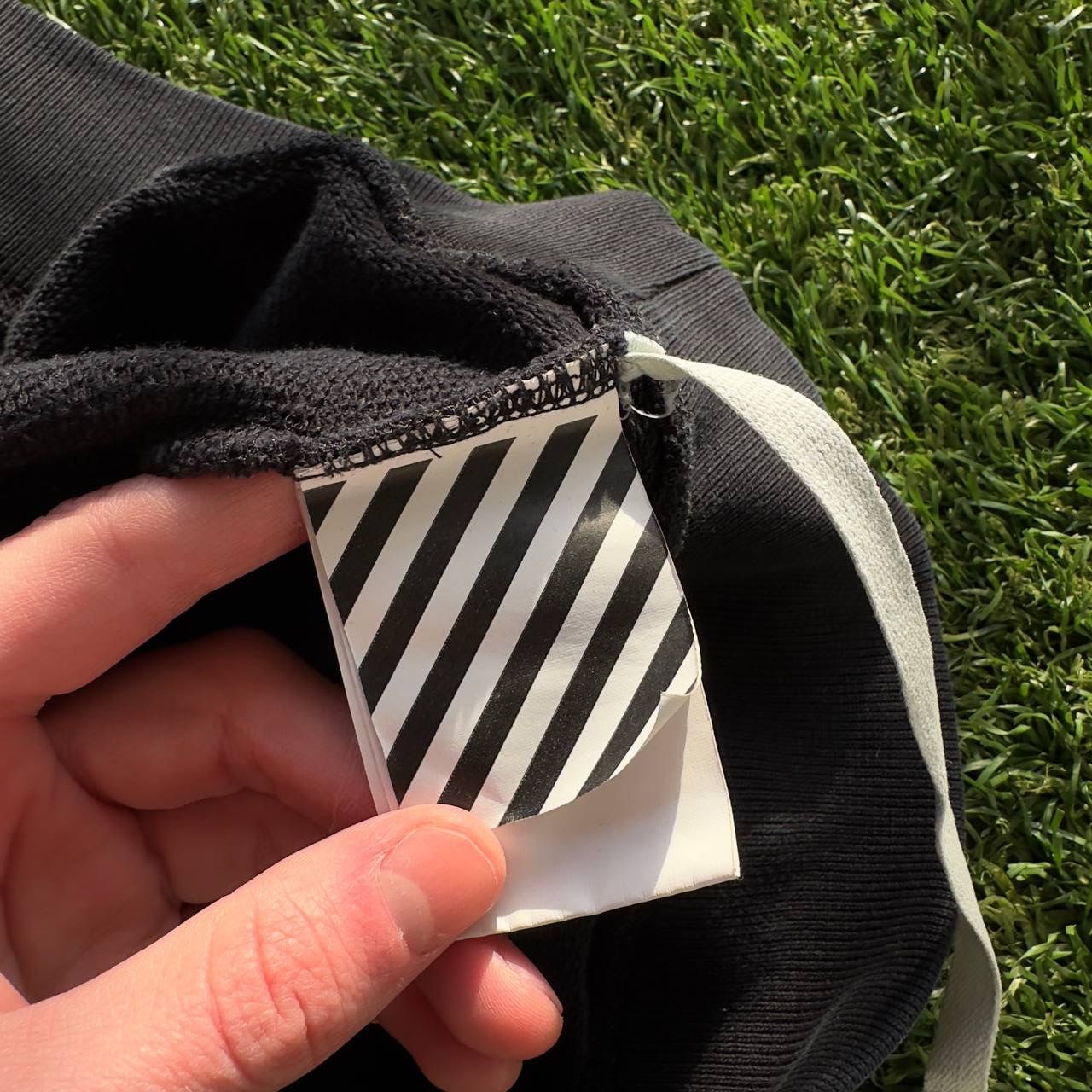 Off-White OFF WHITE VIRGIL ABLOH CARAVAGGIO 'SEEING THINGS' SWEATSHIRT Size US S / EU 44-46 / 1 - 11 Thumbnail