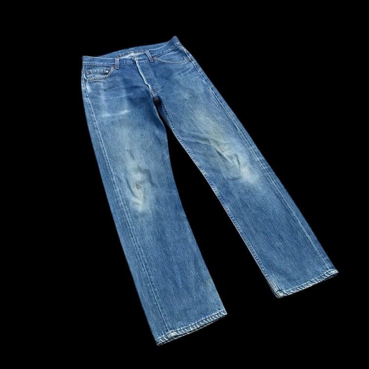 Levi's Vintage Levis 501 lightwash dirty faded jean 90s usa W30x29 Size US 30 / EU 46 - 9 Thumbnail