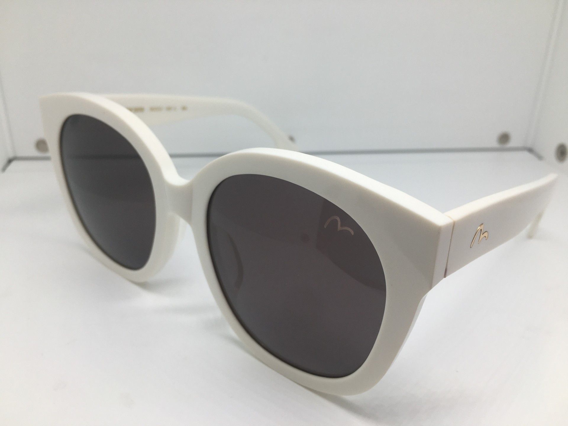 Vintage MOD EVISU OVERSIZE WHITE SHIBUYA PLAYA SUNGLASSES Size ONE SIZE - 3 Thumbnail