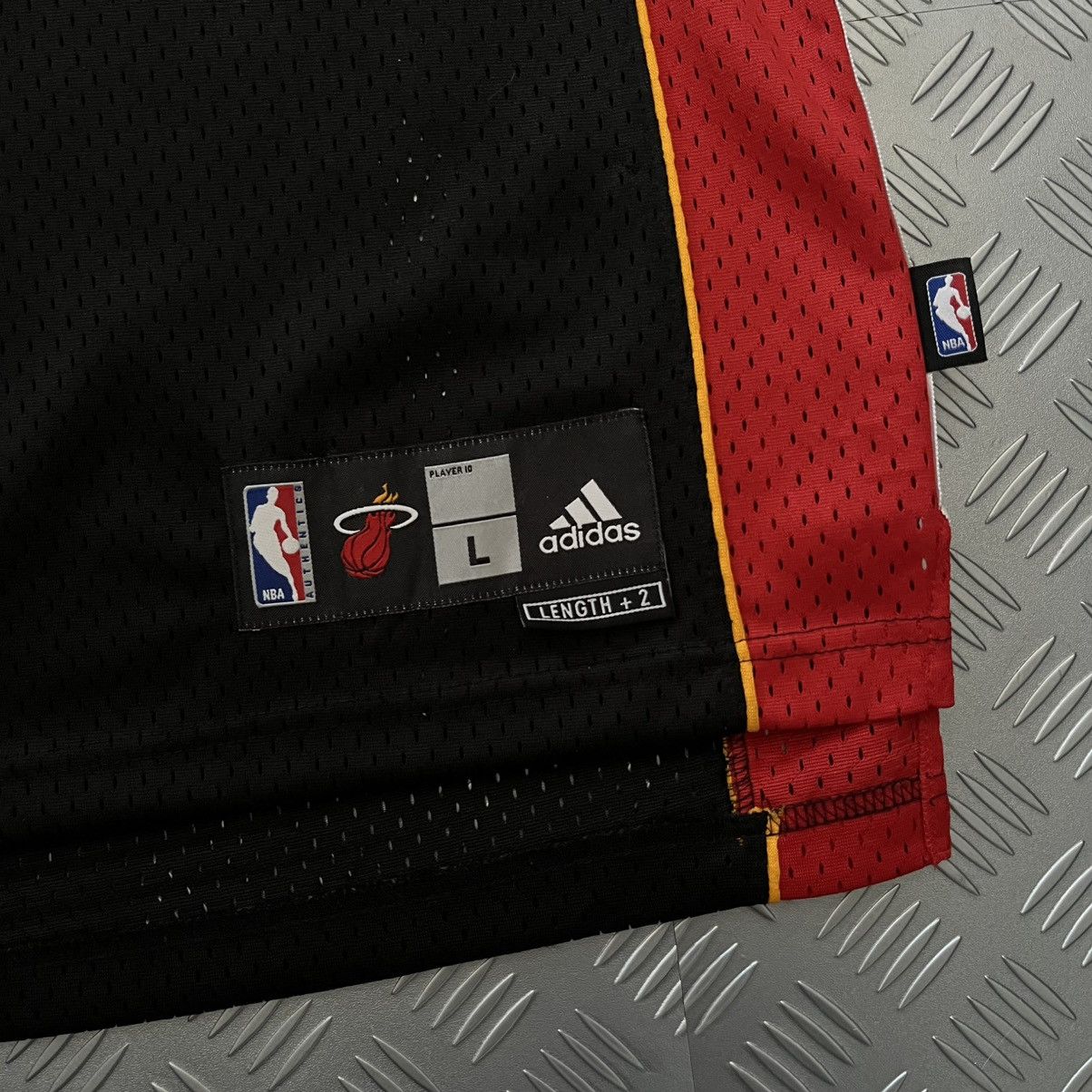 Adidas × NBA × Vintage Adidas Swingman Miami Heats #3 Dwyane Wade NBA Jersey Size US L / EU 52-54 / 3 - 5 Thumbnail