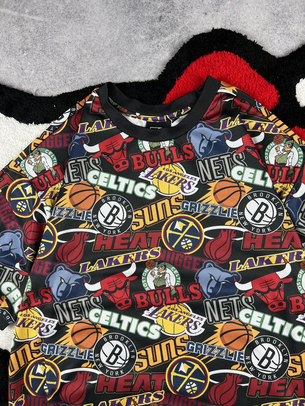 New Era NBA New Era Monogram Basketball Teams Overprinted Tee Shirt Size US M / EU 48-50 / 2 - 5 Thumbnail