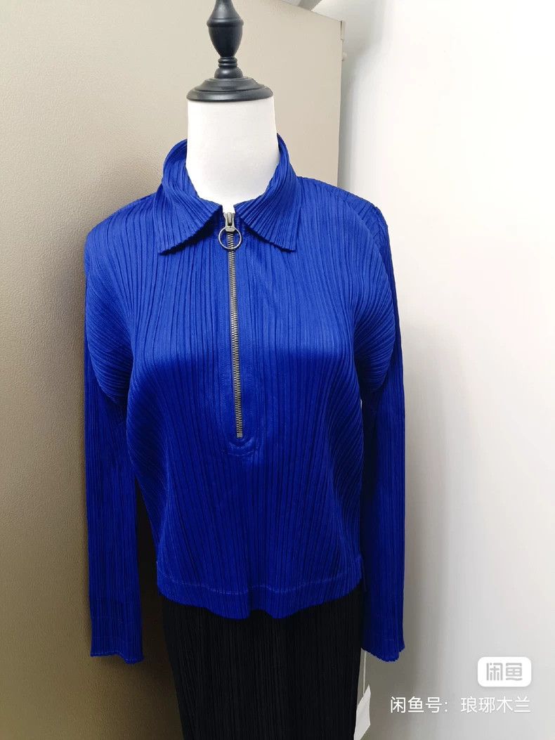 Issey Miyake issey miyake size:4 Blue zippered pleated top 2506-Nextarr Size XXS / US 00 / IT 34 - 1 Thumbnail