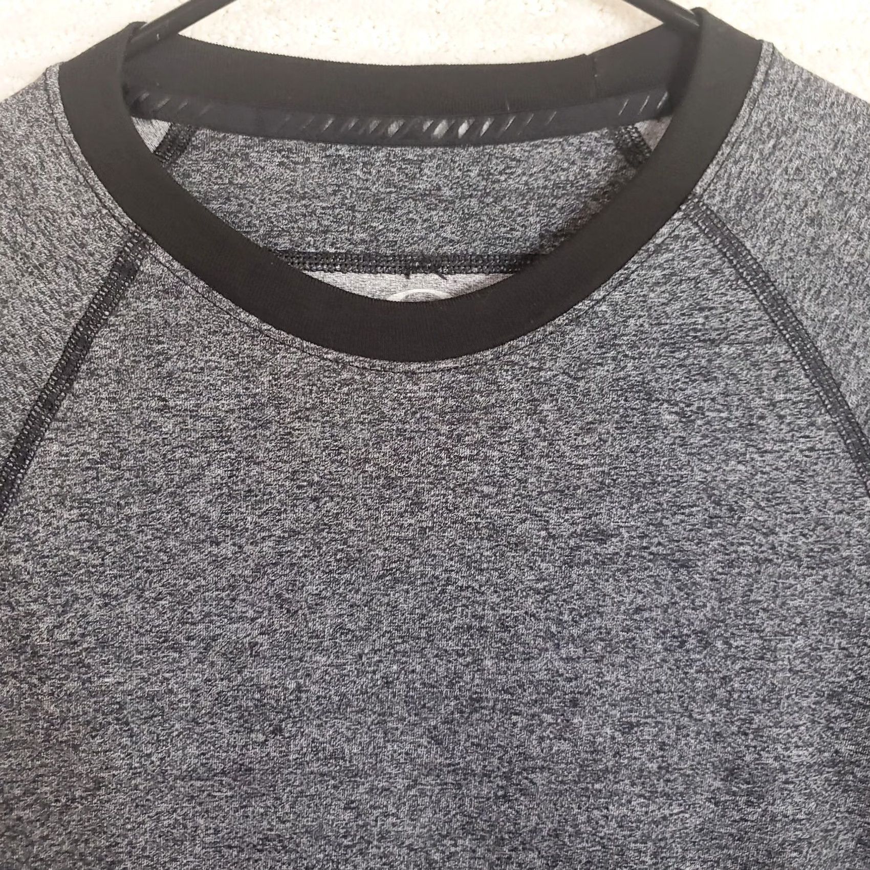 Oakley Oakley Men's S Gray Long Sleeve T-shirt Crewneck Two Tone Colorblock Pullover Size US S / EU 44-46 / 1 - 3 Thumbnail