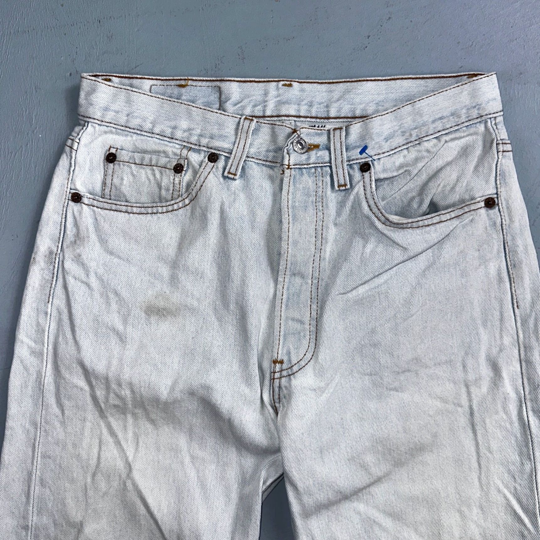 Levi's VINTAGE Levi's 501 Jeans Straight 90s USA Blue Light Wash 32x34 Mens Regular Denim Cotton Button Rise Mid 10-12 Patched 34 Inseam 32 Size US 32 / EU 48 - 2 Thumbnail