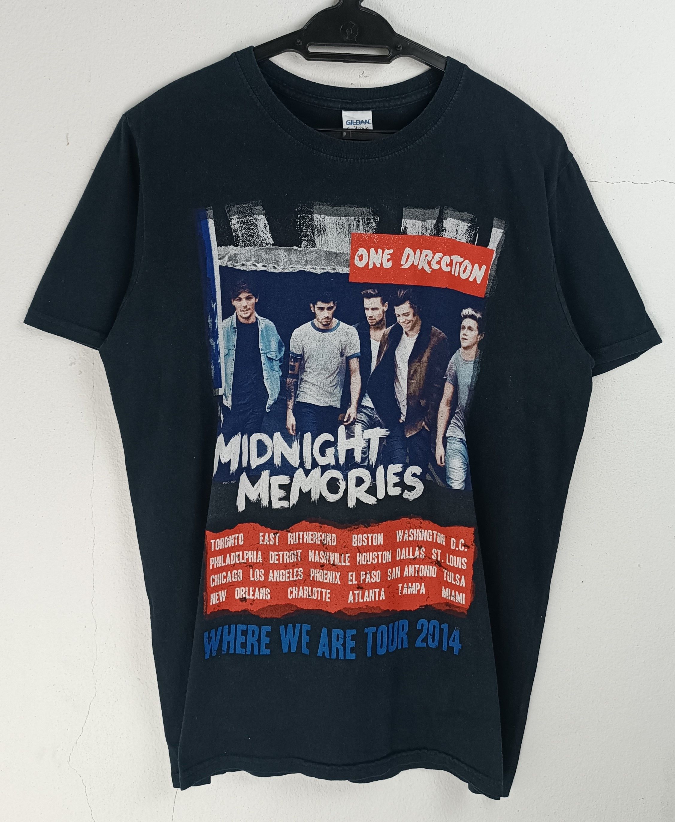 Band Tees VINTAGE '14 ONE DIRECTION MIDNIGHT MEMORIES TOUR TEE Size US M / EU 48-50 / 2 - 3 Thumbnail