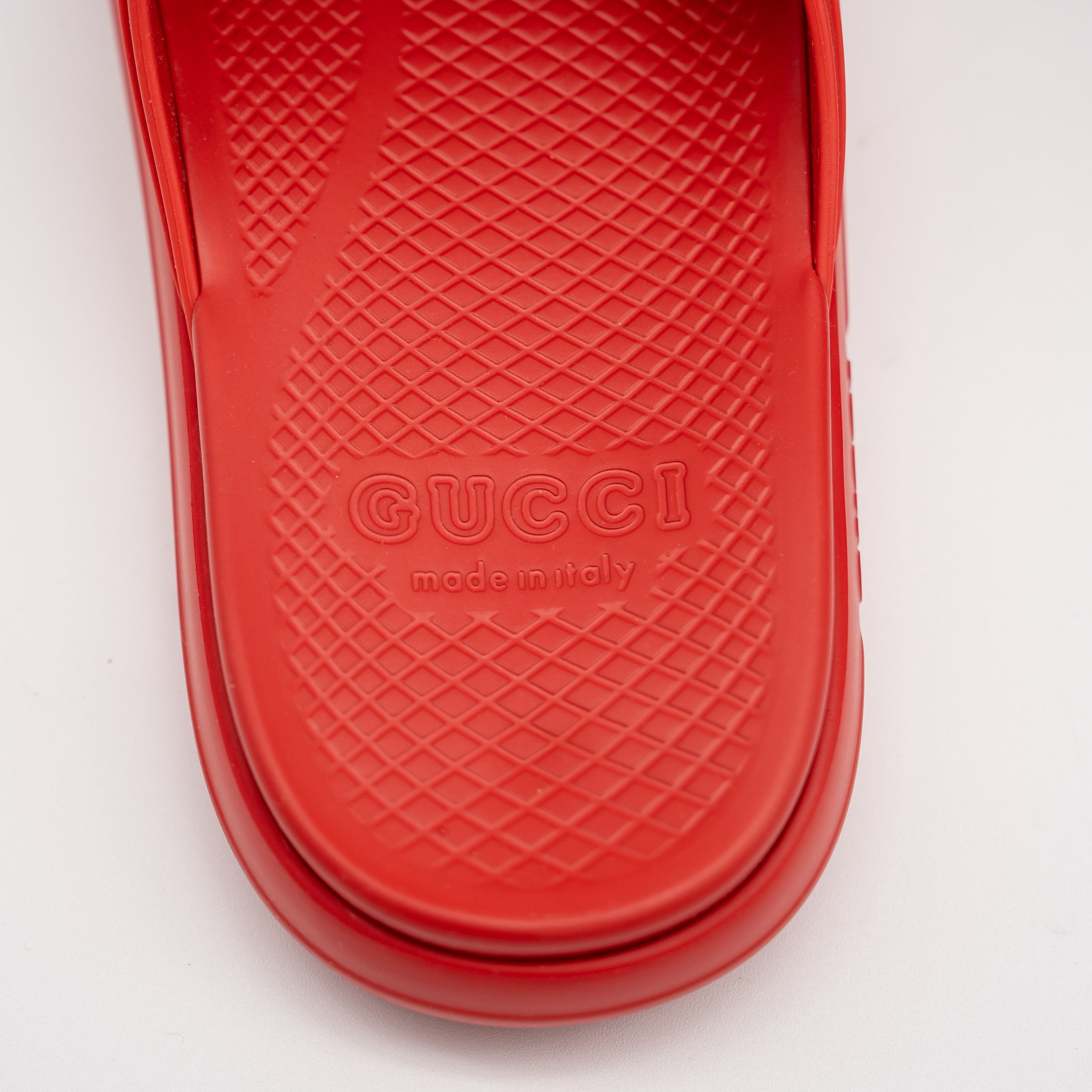 Gucci 7G 7.5 US Gucci GG White Red Slides Sandals Rubber Size US 7.5 / EU 40-41 - 8 Thumbnail