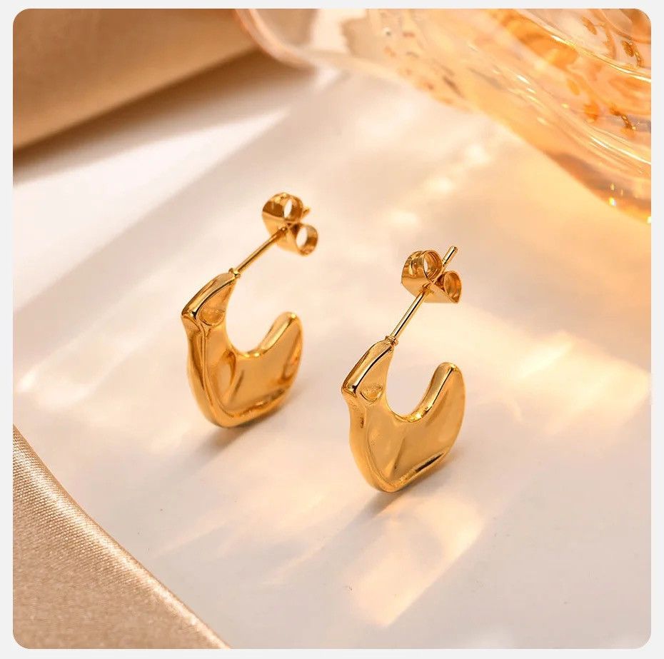 Other Irregular C Shaped Earrings Size ONE SIZE - 1 Thumbnail
