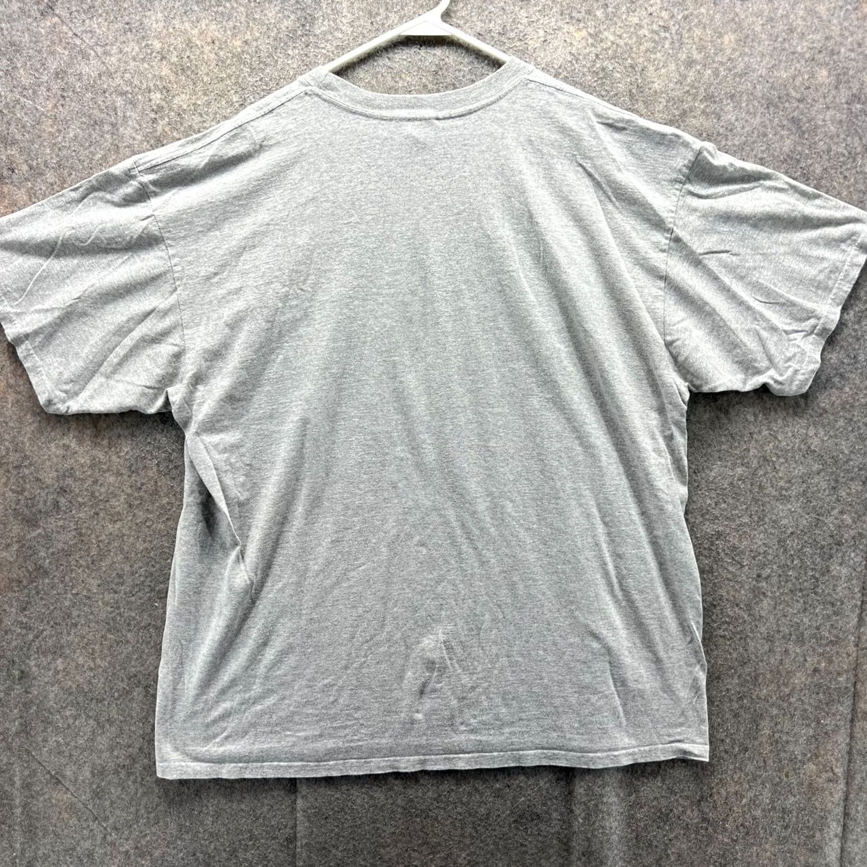 Nike VINTAGE Nike Shirt Mens XL Gray Crewneck Michigan Wolverines Basketball Y2K Shirt Size US XL / EU 56 / 4 - 2 Thumbnail