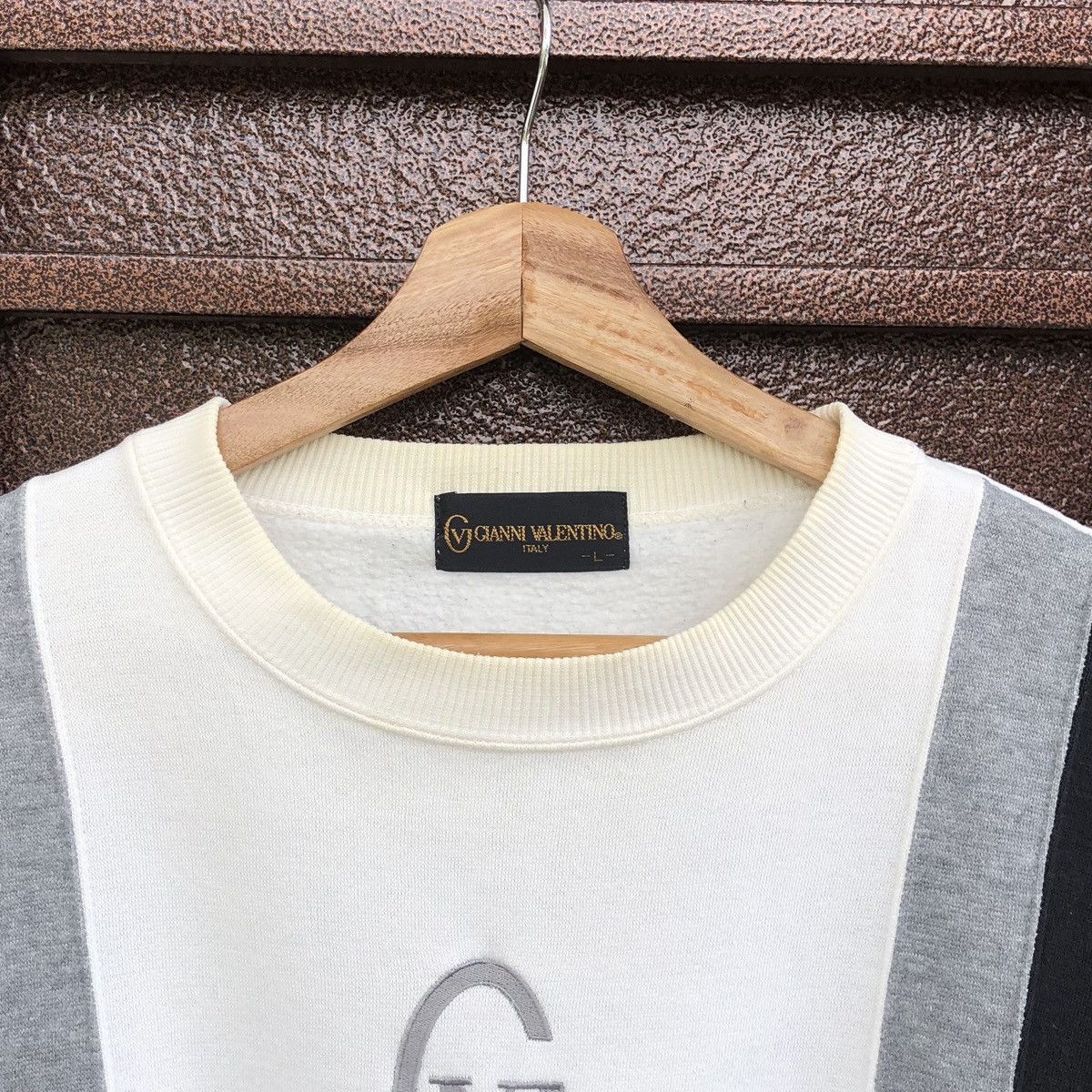 Gianni Valentino Vintage Gianni Valentino Italy Embroidery Logo Sweatshirts Size US L / EU 52-54 / 3 - 11 Thumbnail