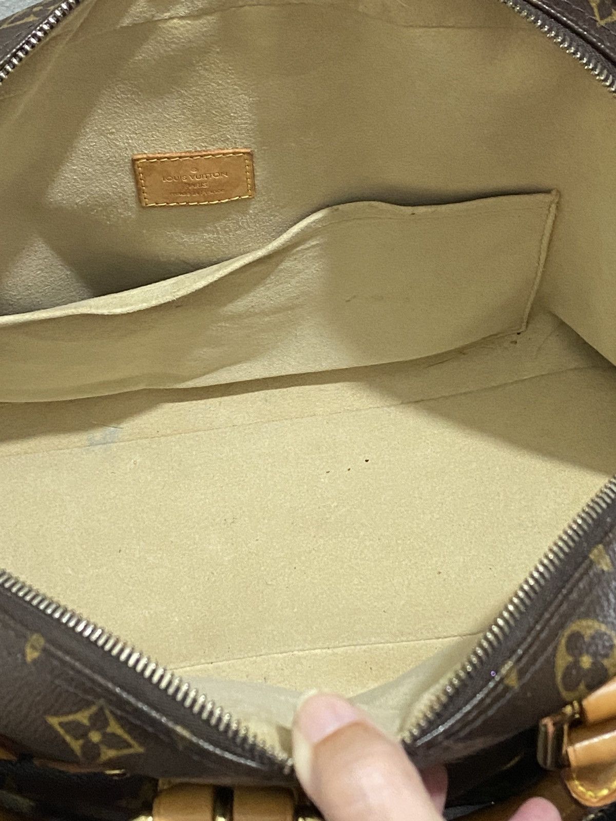 Louis Vuitton LOUIS VUITTON MANHATTAN LEATHER HANDBAG Size ONE SIZE - 2 Thumbnail