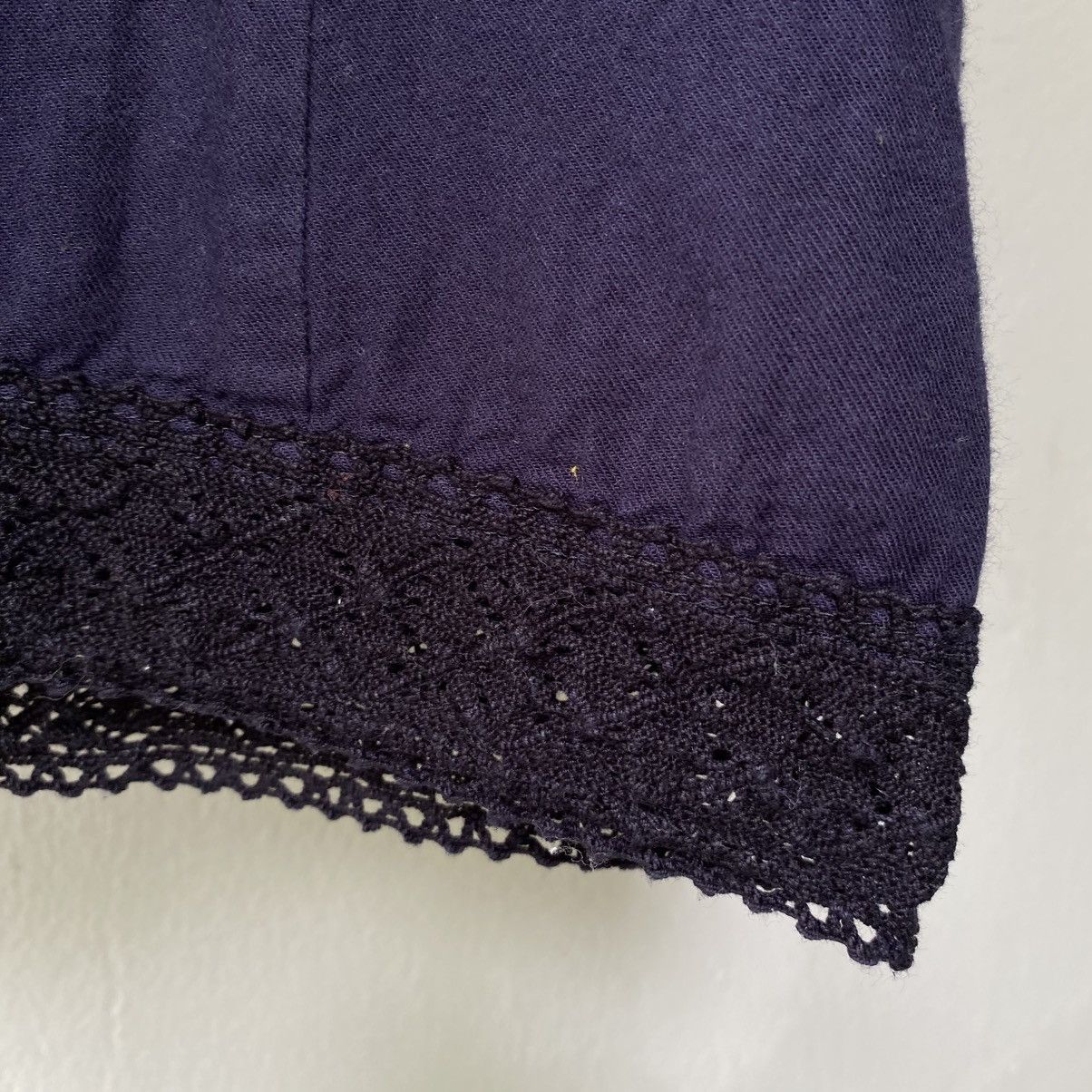 Issey Miyake I.S. Dark Navy Back Button Blouse with Lace Hem Size M / US 6-8 / IT 42-44 - 12 Thumbnail