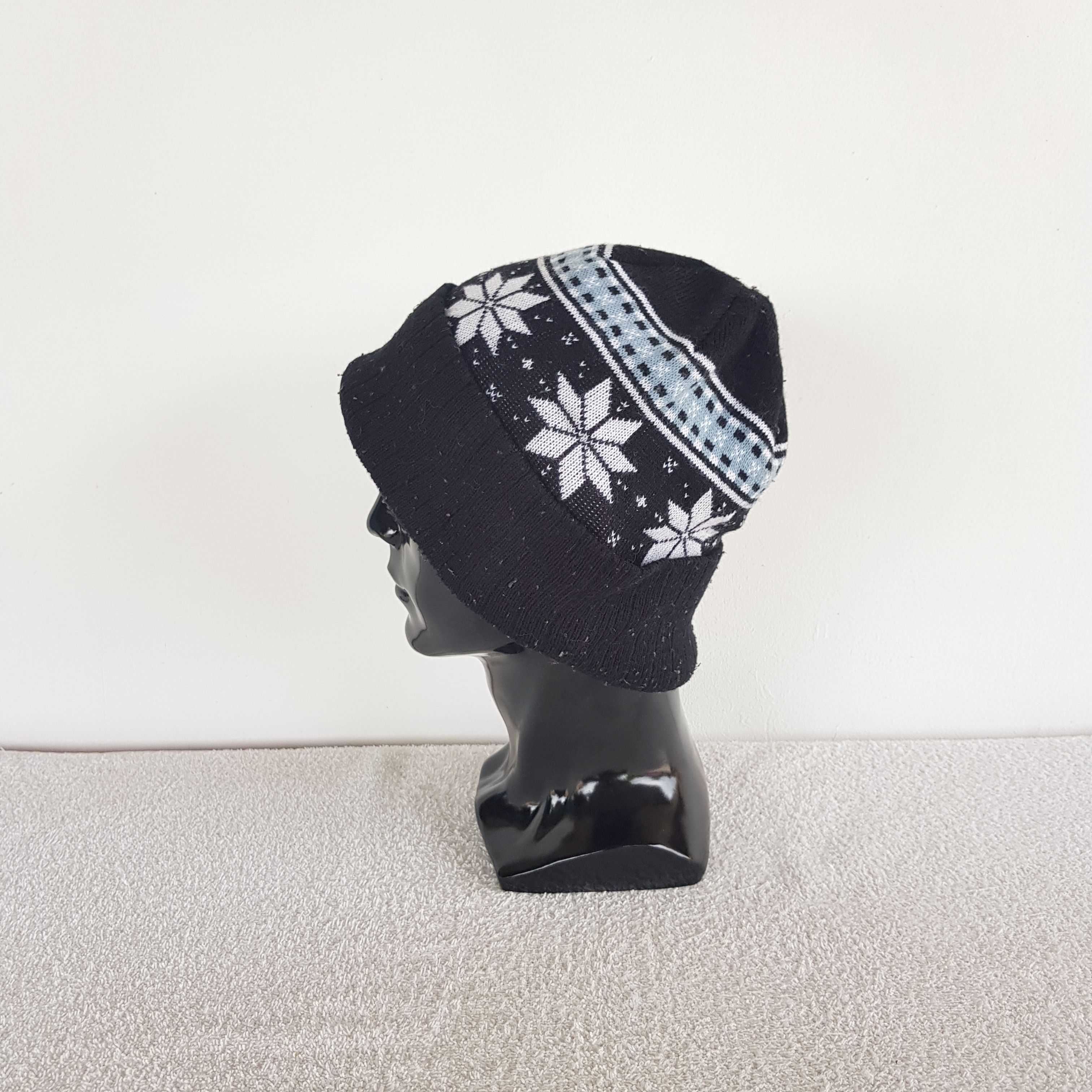 Other Vintage Norway Pattern Ribbed Beanie Snow Caps Hats. Size ONE SIZE - 4 Thumbnail