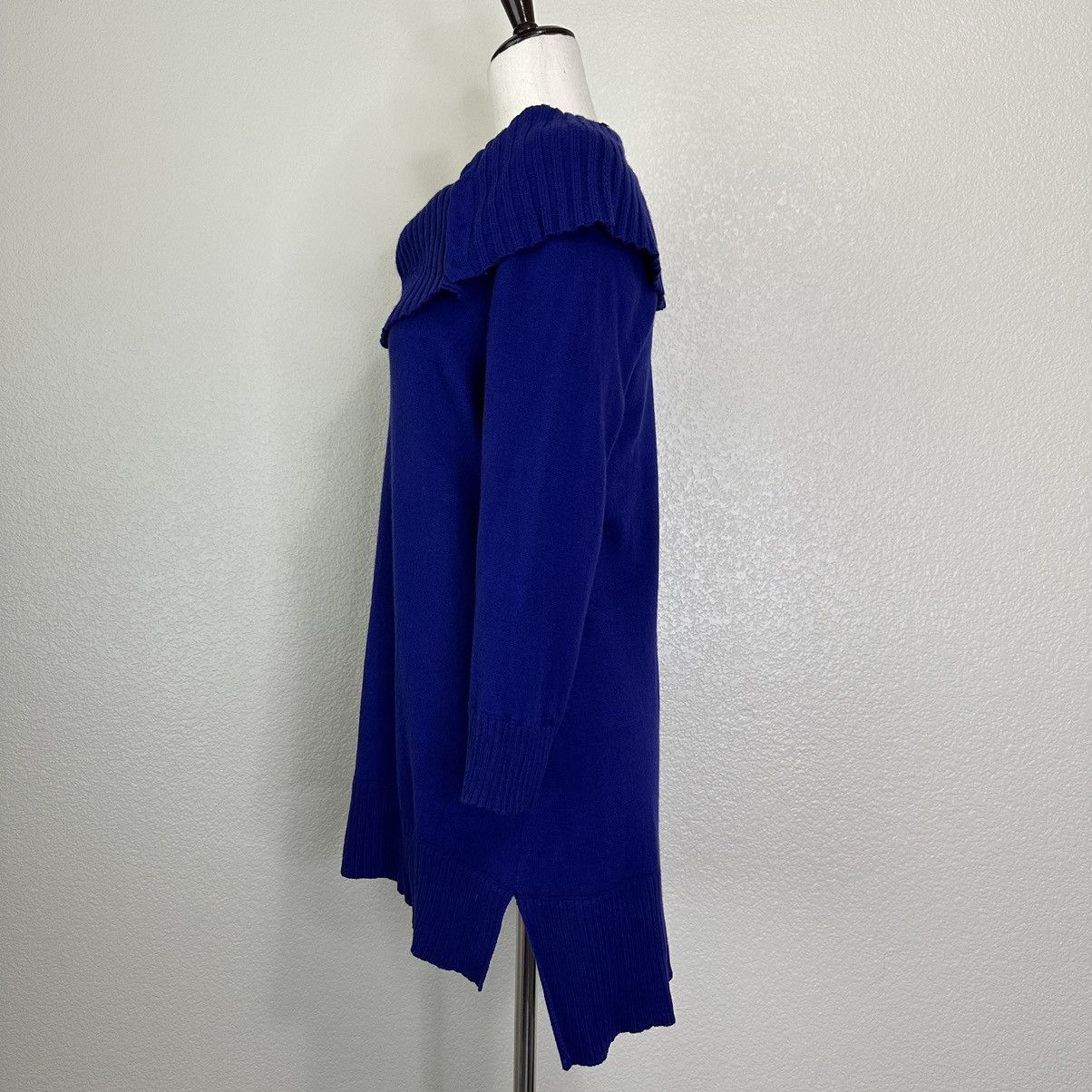 Chicos Chico’s Royal Blue Buttoned Boat Off Shoulder Neck Sweater Size M / US 6-8 / IT 42-44 - 5 Thumbnail
