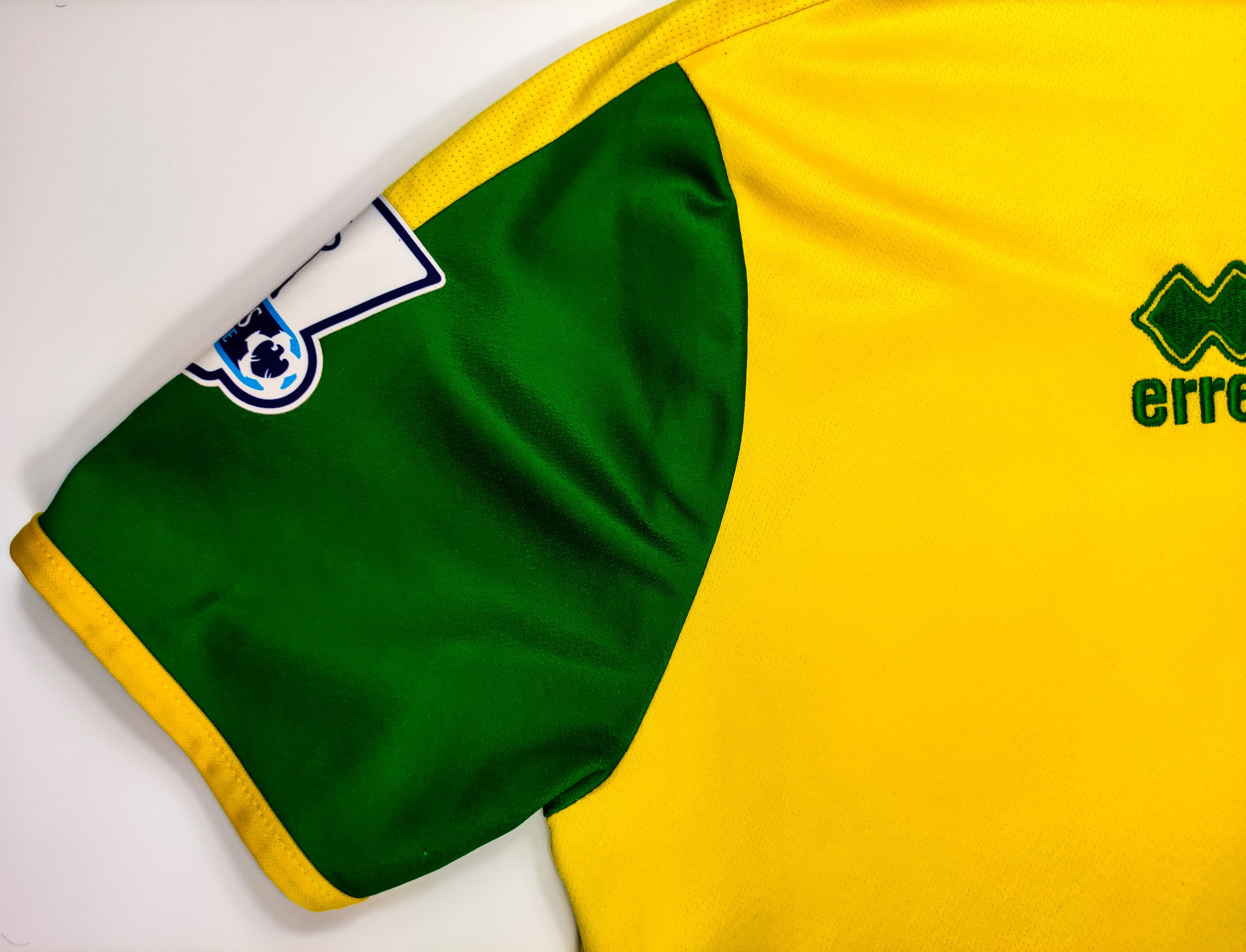 Errea Matt Jarvis #16 Norwich City 2015 2016 Home Errea Shirt Kit Size US XL / EU 56 / 4 - 13 Thumbnail