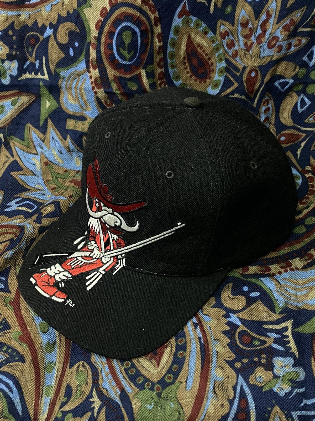 NBA RARE REBELS UNLV VINTANGE 90’s BASKETBALL UNIVERSITY Size ONE SIZE - 6 Thumbnail
