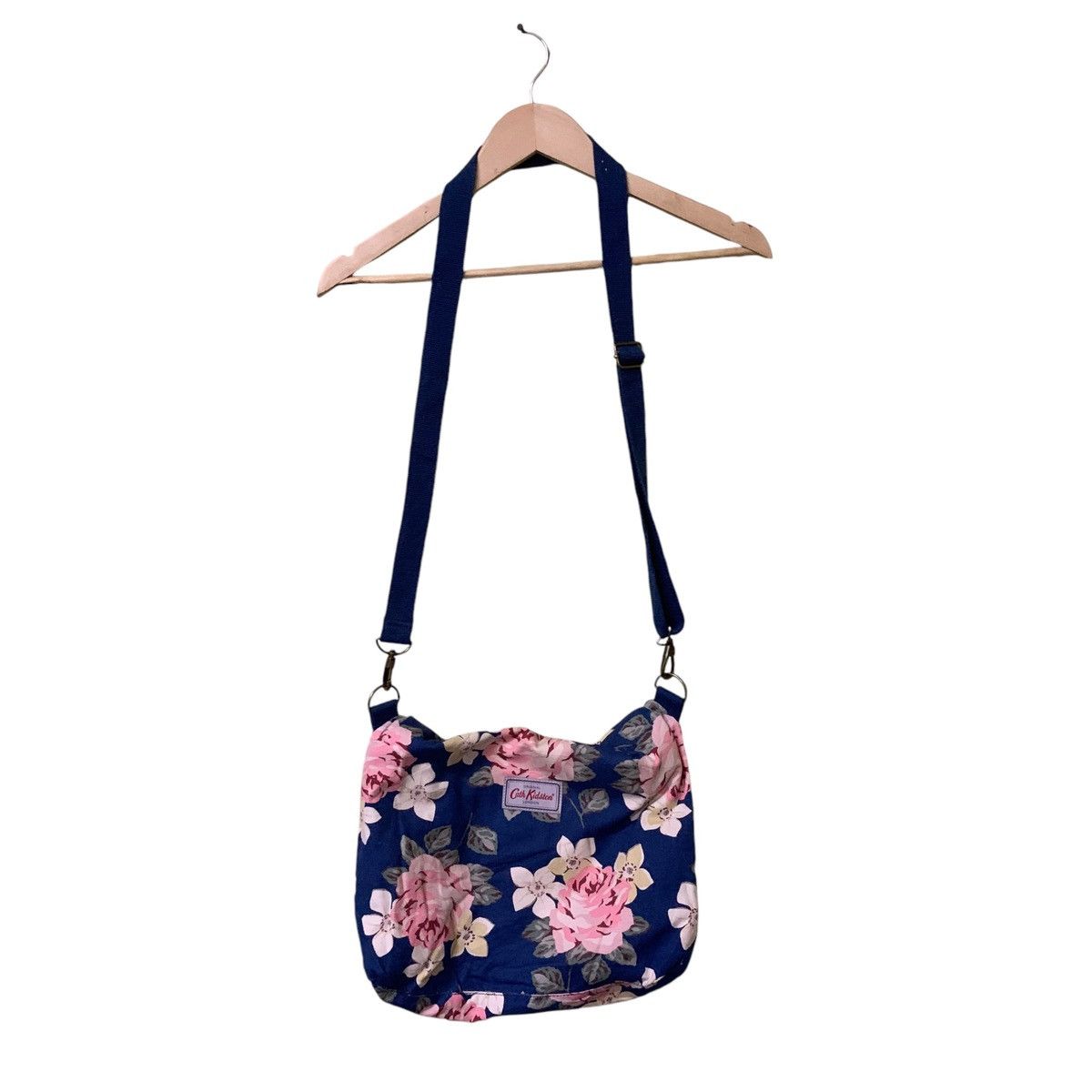 Japanese Brand Cath kidston london shoulder bag floral nice design Size ONE SIZE - 2 Thumbnail