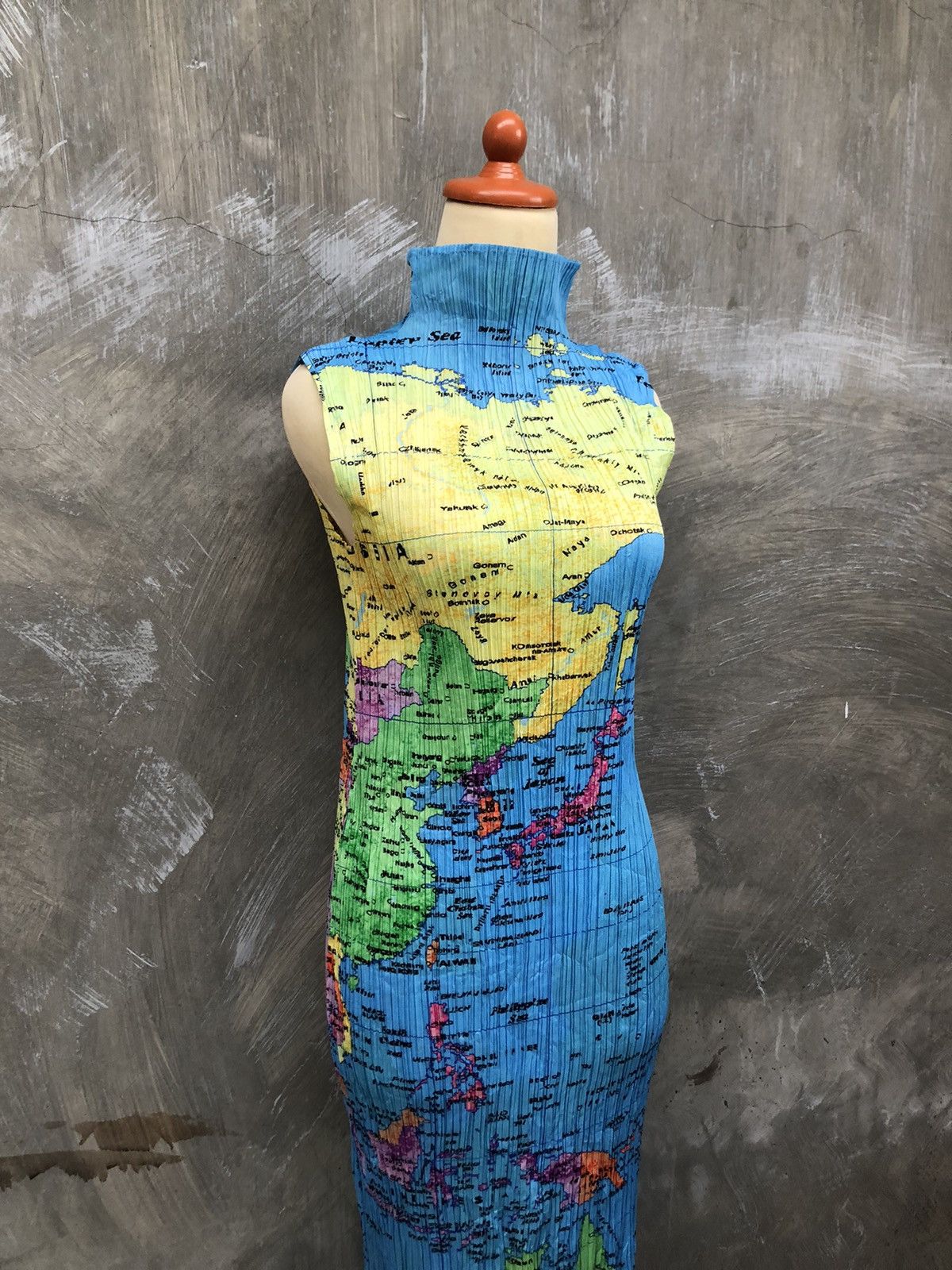 Homme Plisse Issey Miyake × Issey Miyake × Pleats Please Issey Miyake RARE‼️ 90’s Issey Miyake Pleats Please “World Map” Size S / US 4 / IT 40 - 2 Thumbnail