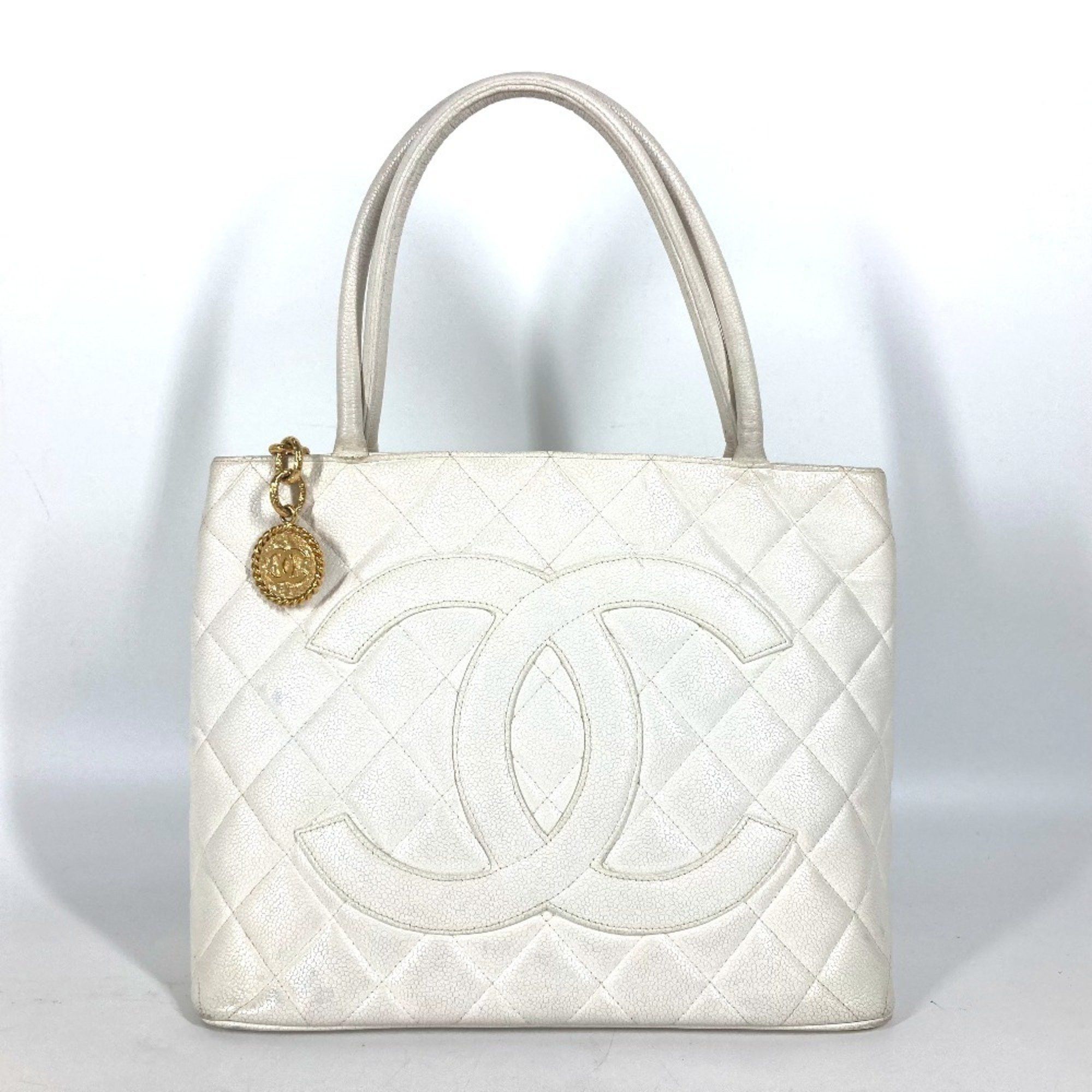 CHANEL A01804 Quilted Matelasse CC Coco Mark Reprint Tote Shoulder Bag Caviar Skin Women's White