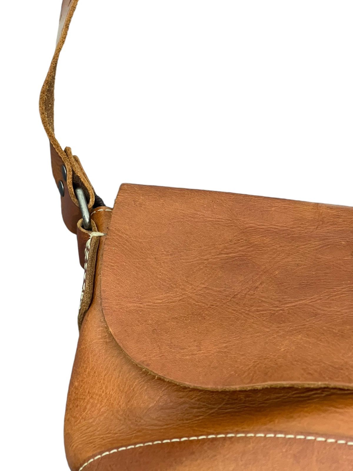 Japanese Brand Full Leather Patina Beach Sound Cross Body Bag 4🟩 Size ONE SIZE - 11 Thumbnail