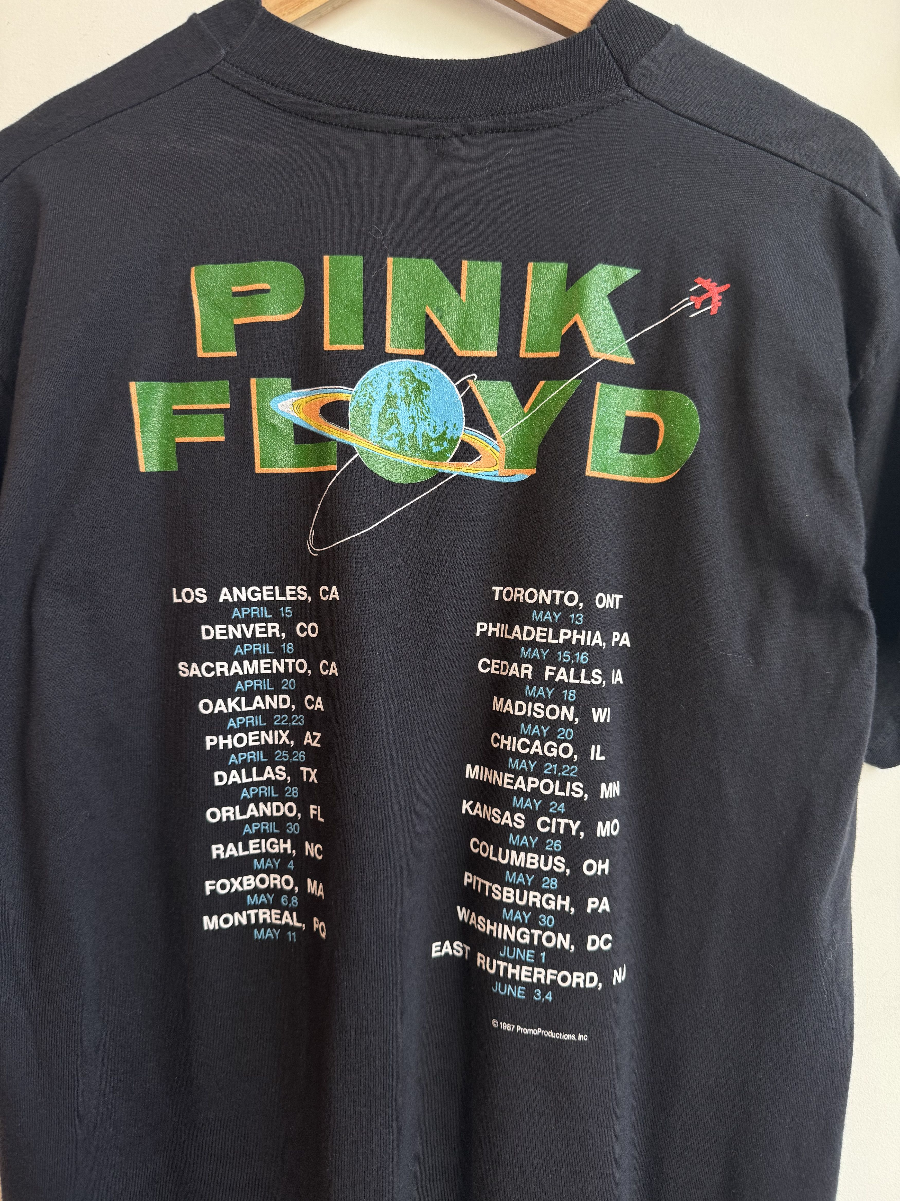 Vintage 1987 Pink Floyd Tour Band Tee Size XL Size US XL / EU 56 / 4 - 8 Thumbnail