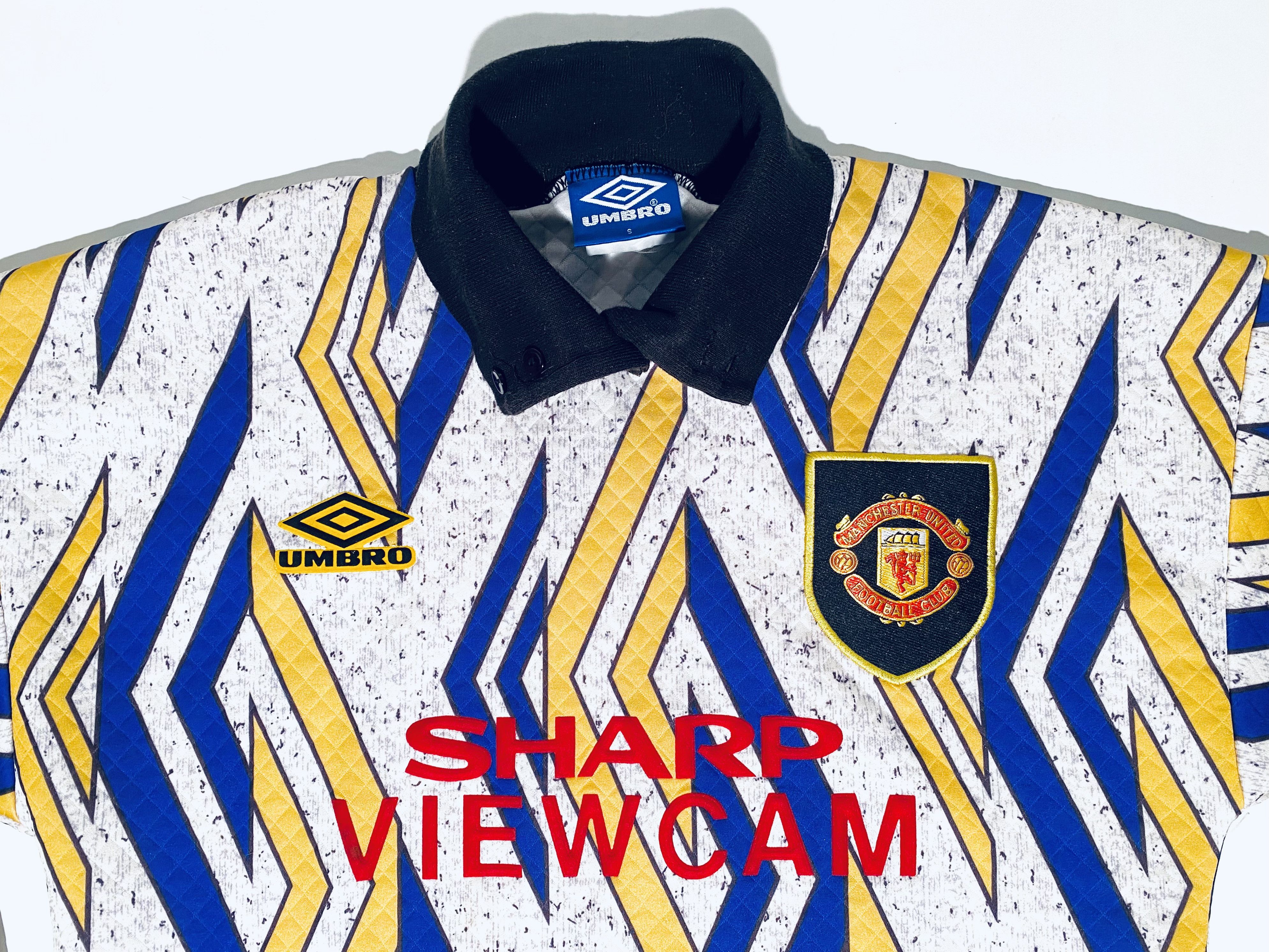 Umbro Manchester United Goalkeeper Away Jersey Shirt 1993 - 1995 Size US S / EU 44-46 / 1 - 6 Thumbnail