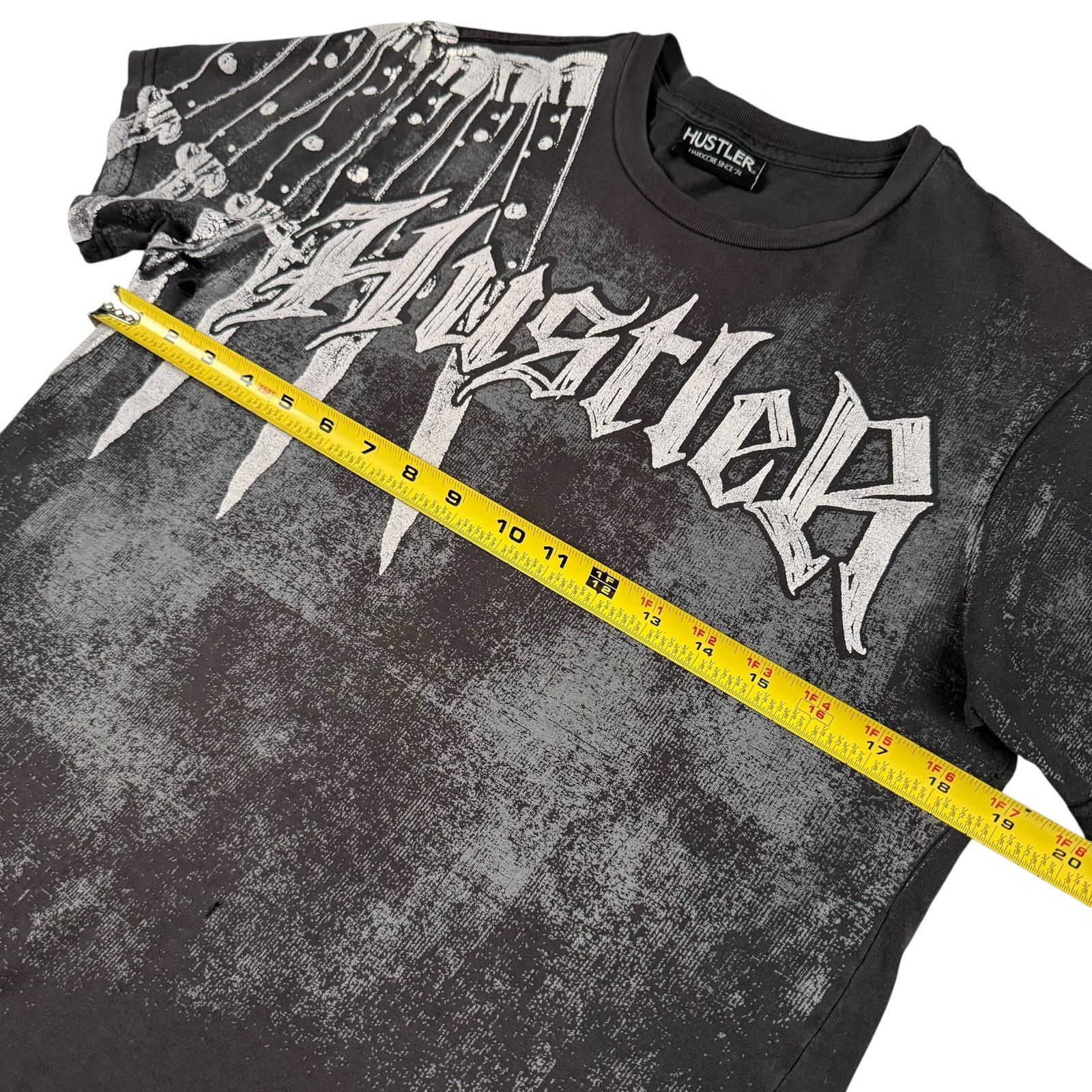 Vintage Vintage y2k Hustler Grunge Switchblade T-shirt Size US M / EU 48-50 / 2 - 4 Thumbnail