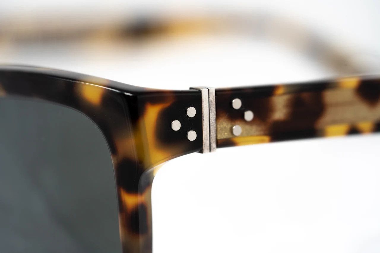 Ann Demeulemeester Ann Demeulemeester Sunglasses Tortoise Shell Tone and Grey Size ONE SIZE - 6 Thumbnail