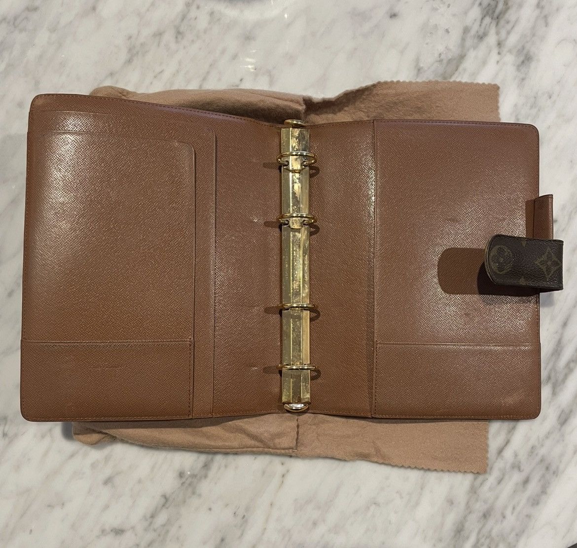 Louis Vuitton Large ring Agenda cover Size 44 - 4 Thumbnail
