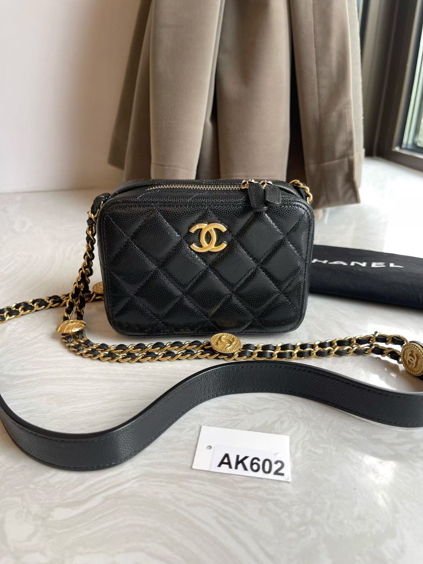 Chanel Pre-loved Bag Very good condition Size ONE SIZE - 1 Thumbnail