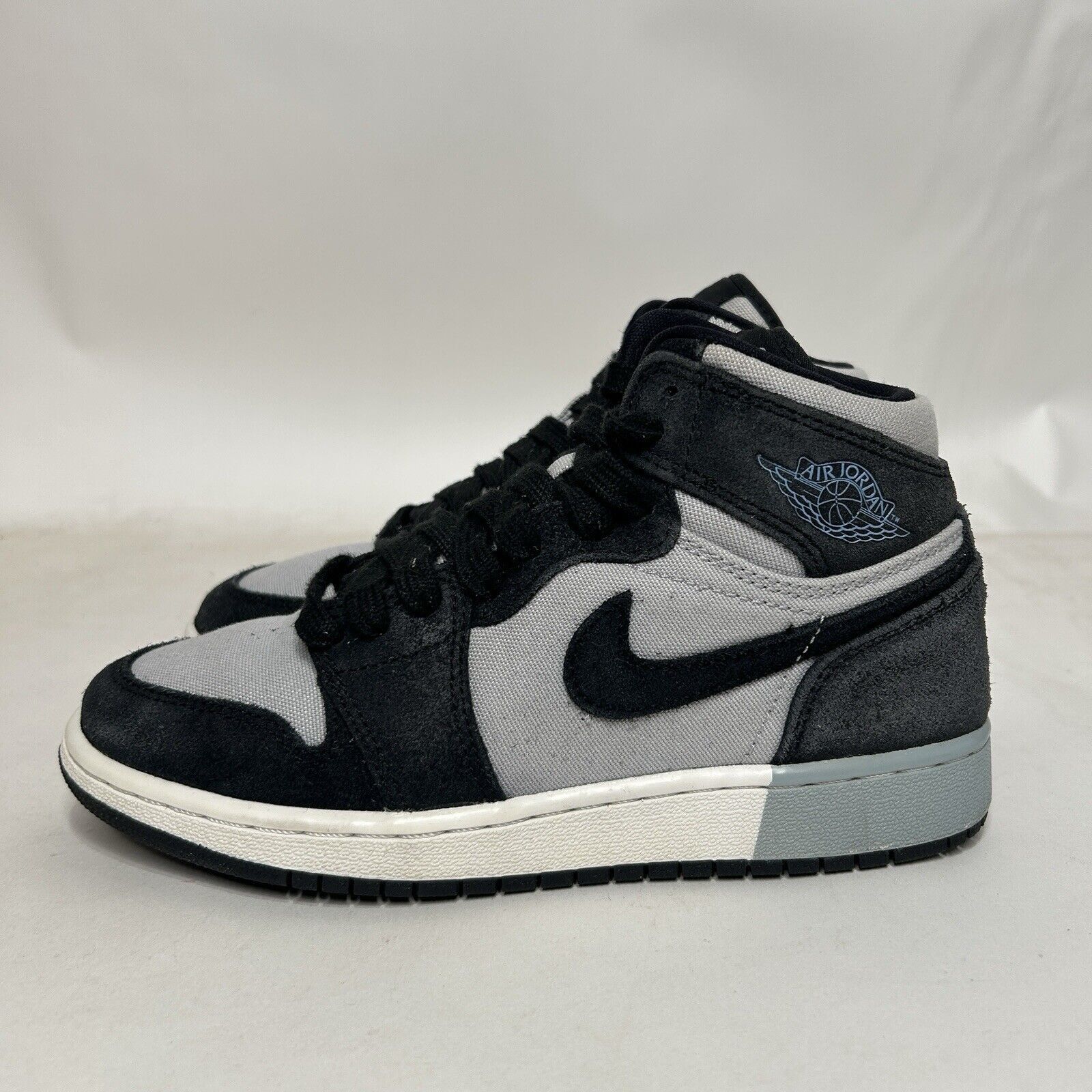 Nike Nike Air Jordan 1 Retro High GS “Aluminum” 2024 Size US 5.5 / IT 35.5 - 6 Thumbnail