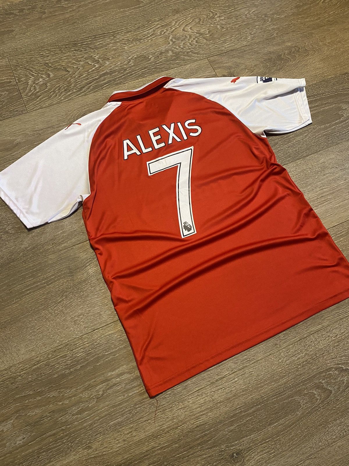 Puma × Vintage Puma Arsenal Fly Emirates 2017-2018 Alexis Sanchez Size M Size US M / EU 48-50 / 2 - 12 Thumbnail