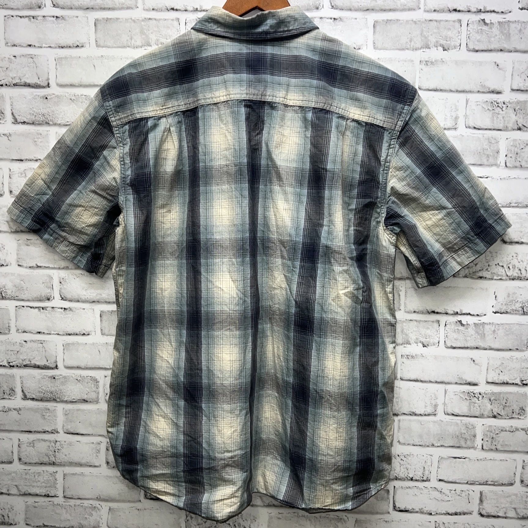Carhartt Carhartt Blue Plaid Relaxed Fit Button-Up Shirt Mens Size L Short Sleeve Size US L / EU 52-54 / 3 - 4 Thumbnail