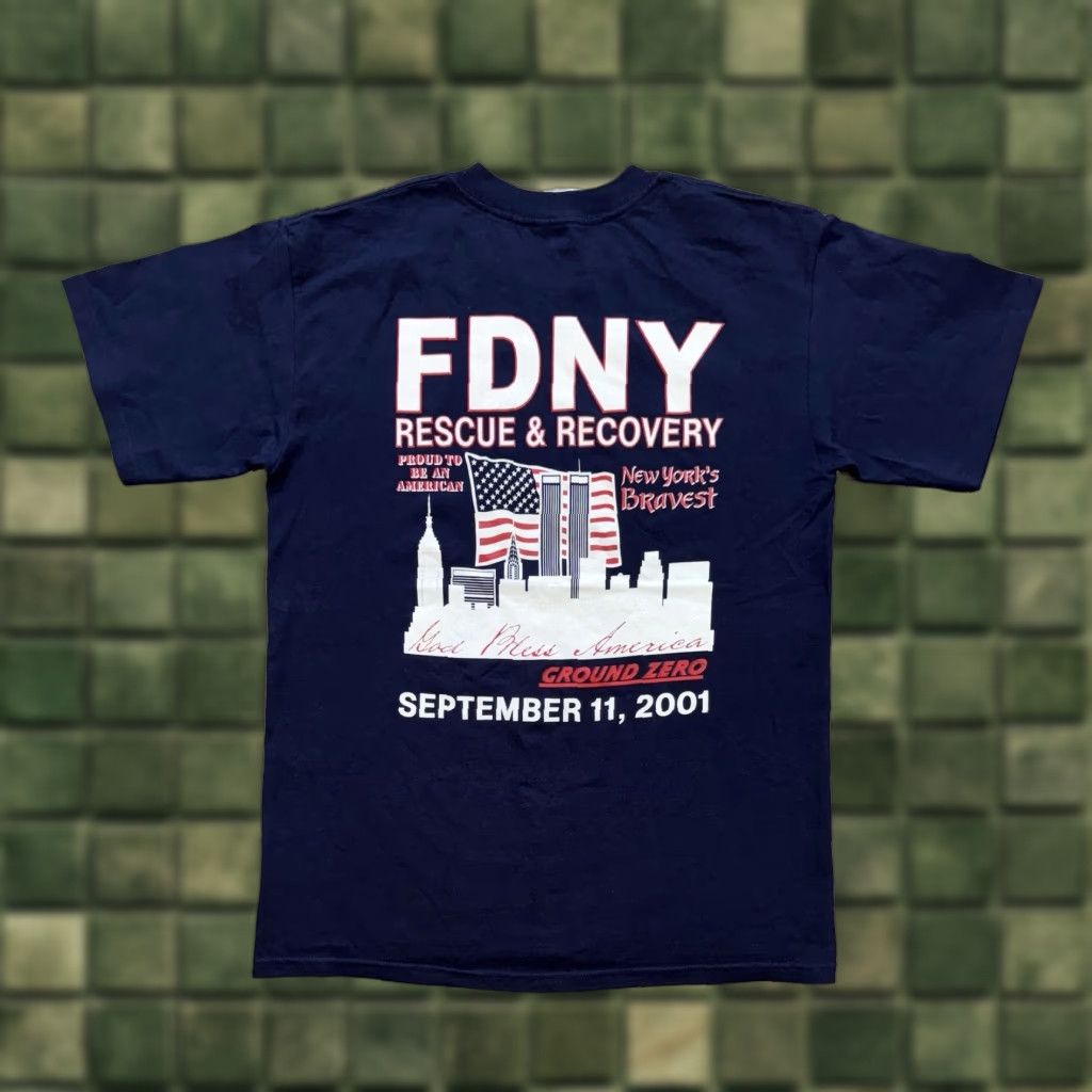 Gildan VINTAGE FDNY 9/11 Rescue Recovery Ground Zero Twin Towers T-Shirt Navy M Shirt Mens 2001 Size US M / EU 48-50 / 2 - 1 Thumbnail