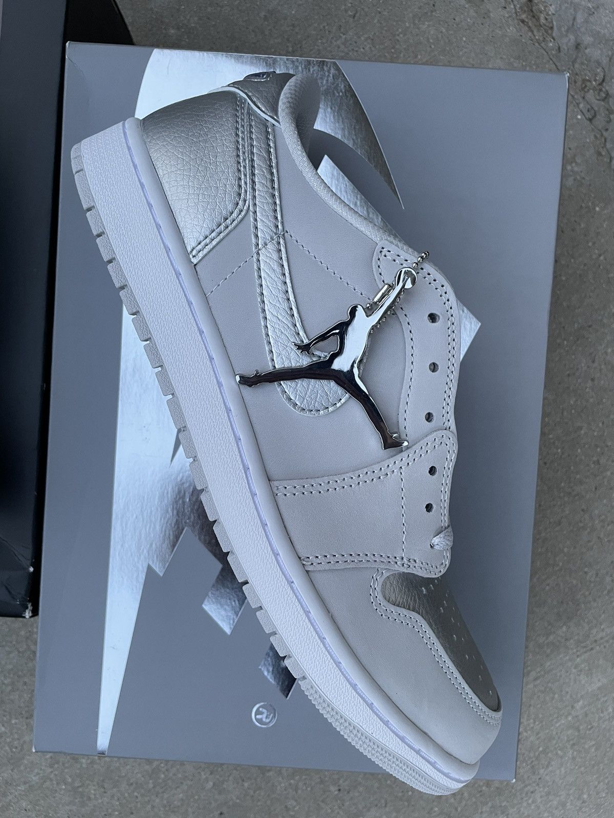 Jordan Brand Jordan 1 Low OG Metallic Silver Size US 11 / EU 44 - 6 Thumbnail