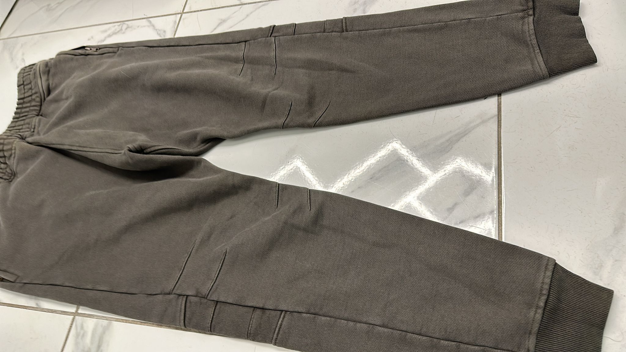 Adidas *RARE* Yeezy Season 1 Sweatpant Size Small Size US 30 / EU 46 - 3 Thumbnail