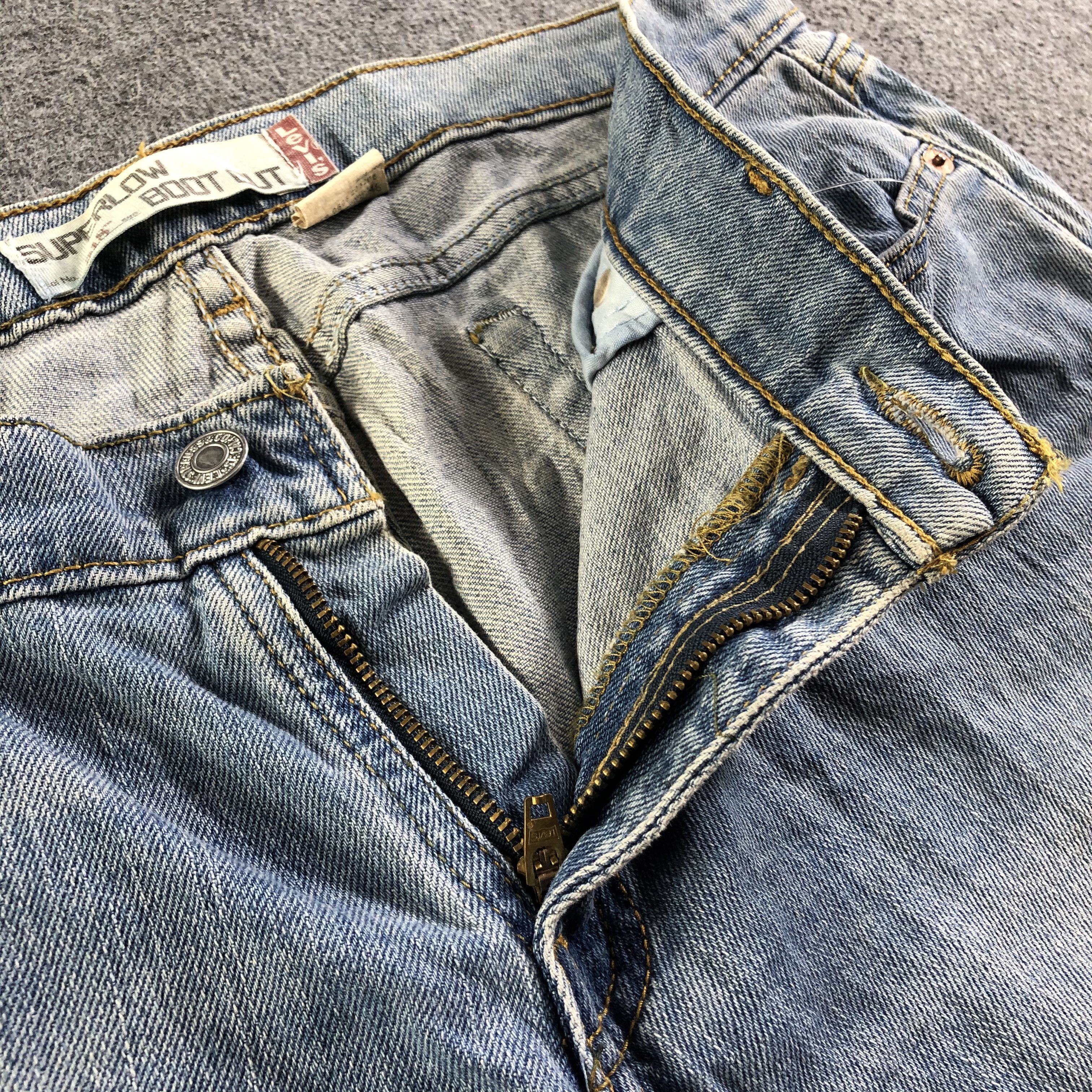 Levi's Vintage Blue Wash Levis 518 Flare Jeans-J4431 Size US 35 - 7 Thumbnail