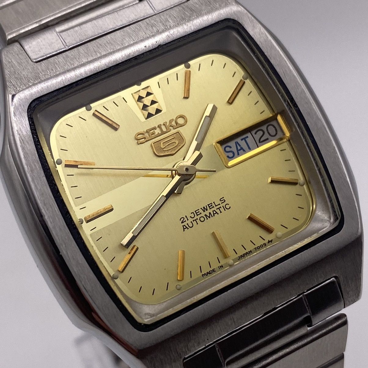Seiko 5 Automatic 7009 Men’s Wristwatch 17 Jewels