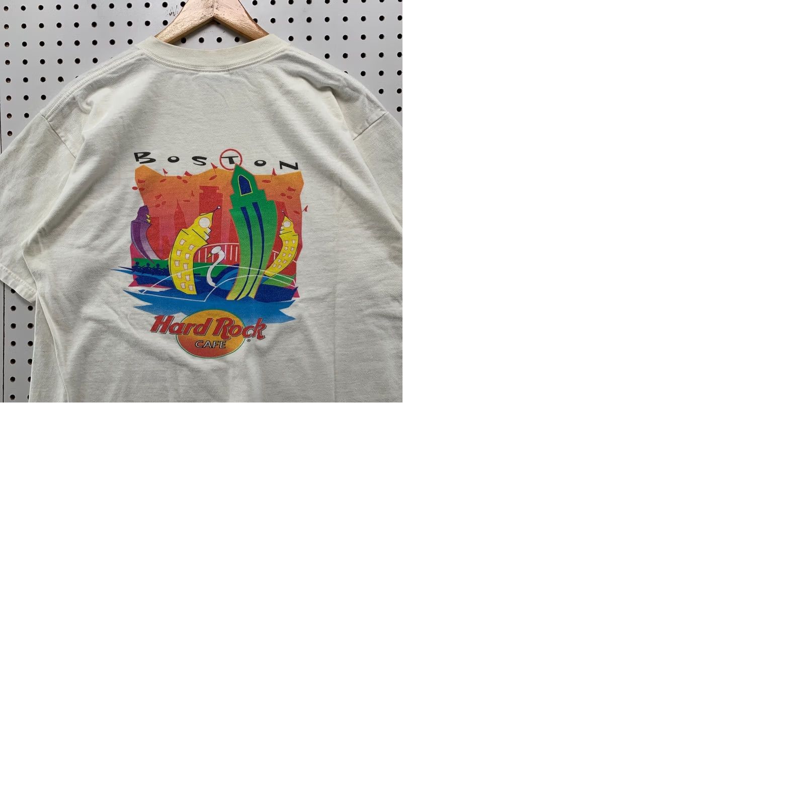 Hard Rock Cafe VINTAGE Hard Rock Boston Shirt Mens Large White Skyline Graphic USA Size US L / EU 52-54 / 3 - 9 Thumbnail