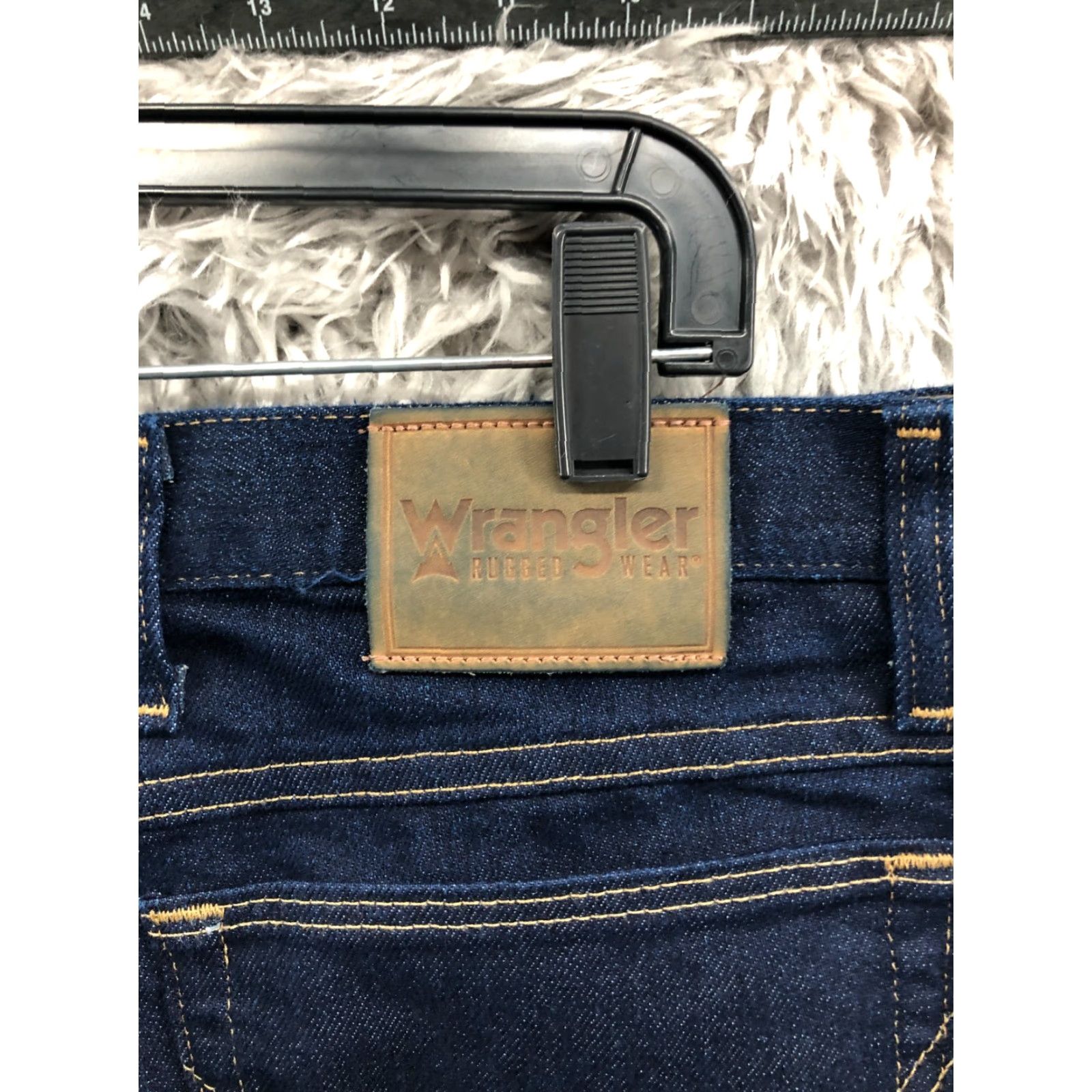 Wrangler Wrangler Rugged Wear Jeans Mens Dark Wash Blue 5-Pocket Denim Straight Leg 44x30 Regular Rise Mid Jeans Size US 44 / EU 60 - 6 Thumbnail