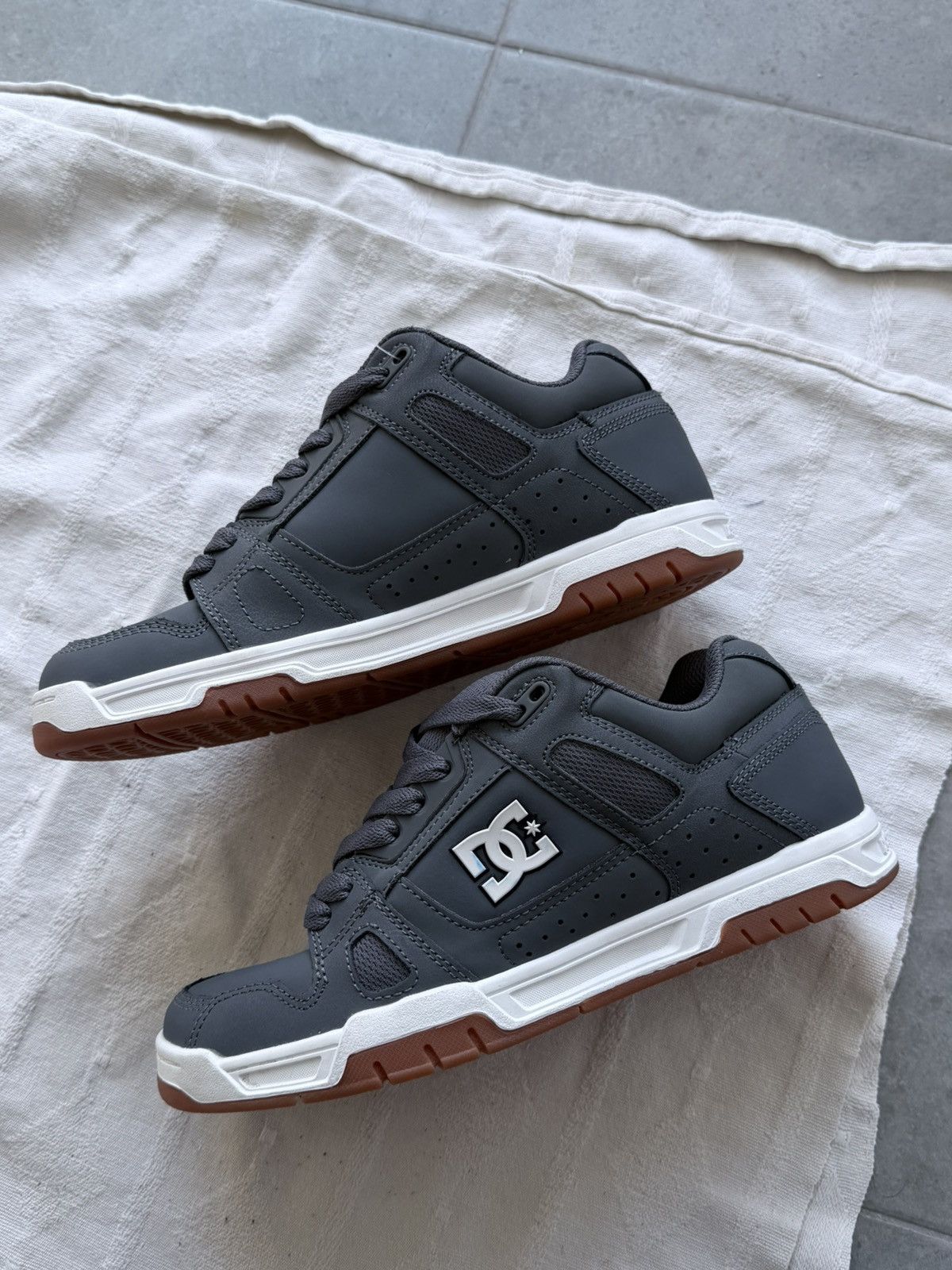 DC Y2K Dc Shoes DC Stag Chunky Sneakers Size US 8 / EU 41 - 5 Thumbnail