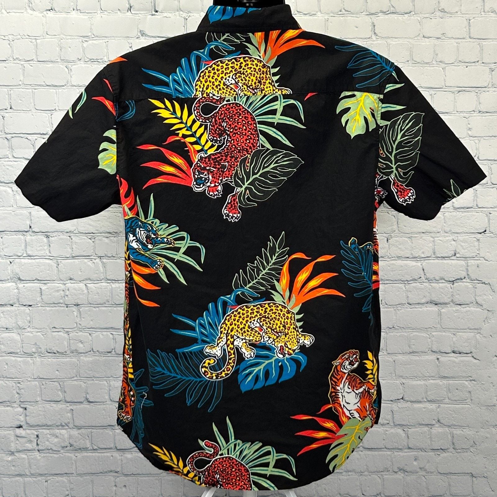 NEFF Neff Pool Sider Tiger Leopard Button Front Shirt Black L Size US L / EU 52-54 / 3 - 2 Thumbnail