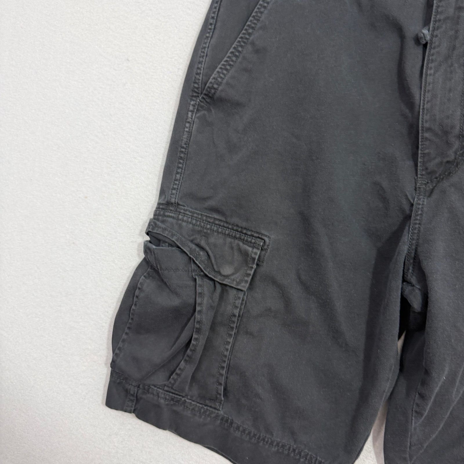Levi's Vintage Levis Cargo Shorts 38 Black 12" Inseam Paratrooper Size US 38 / EU 54 - 3 Thumbnail